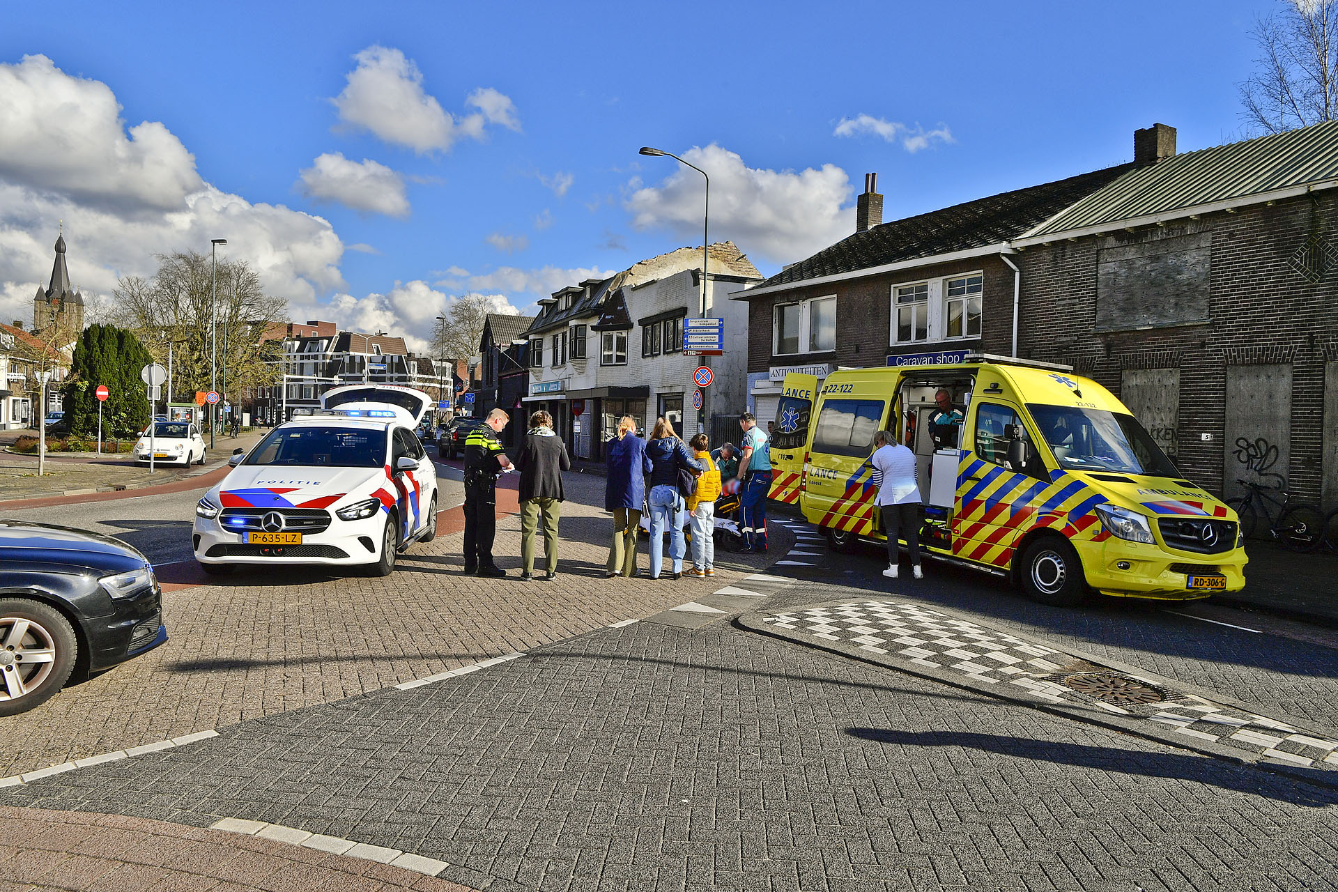 Fietser Naar Het Ziekenhuis Na Aanrijding Met Auto - 112Brabant