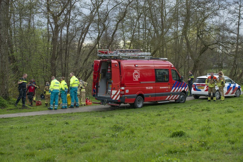 Grote zoekactie na aantreffen van stepje naast vijver