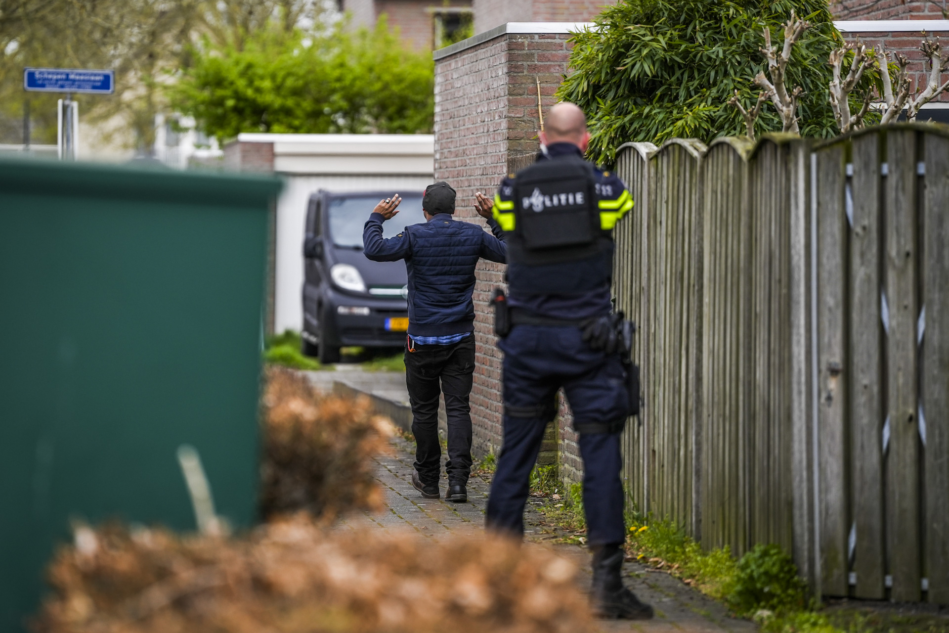 Man met vuurwapen in woning aangehouden na schietpartij