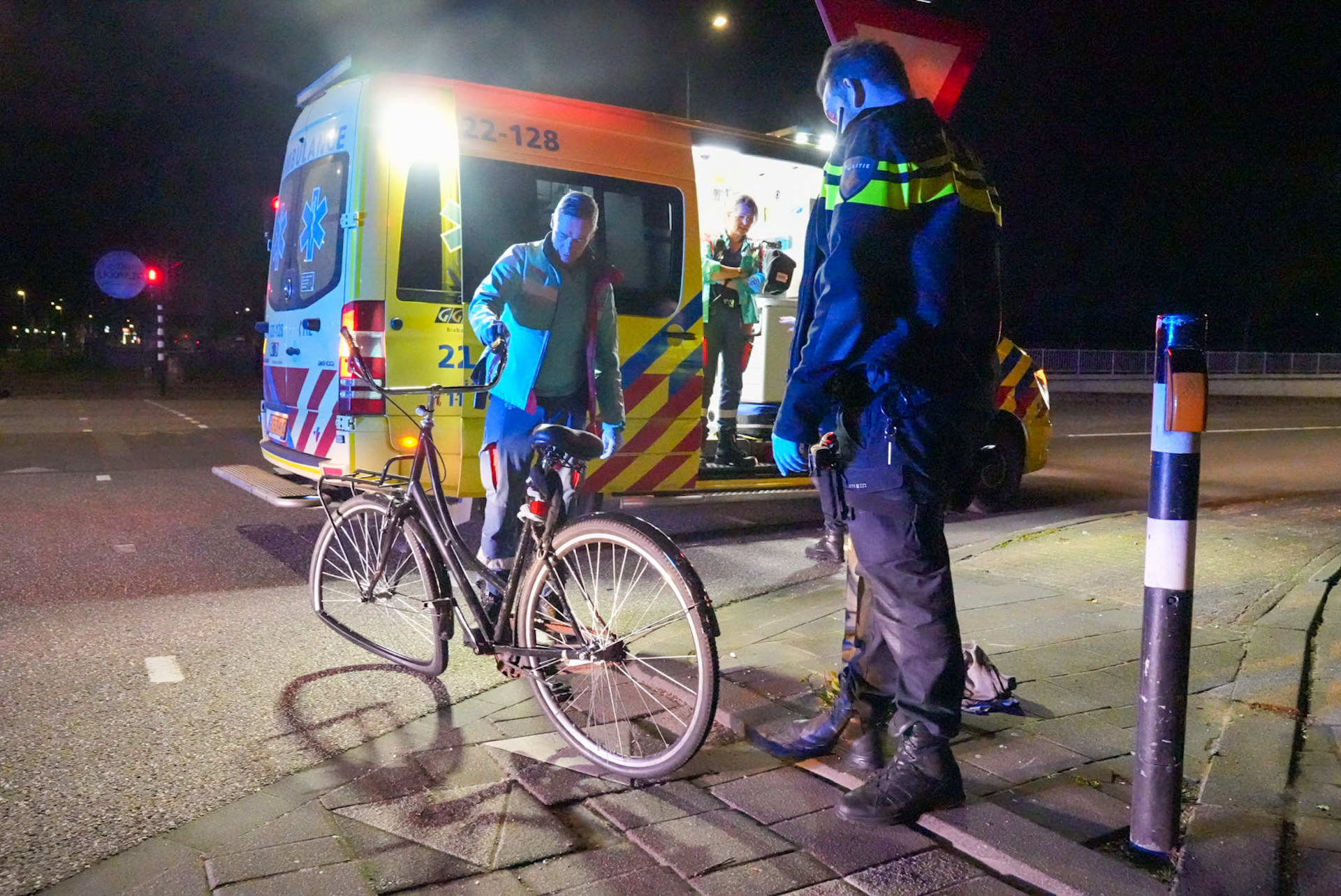 Fietser vermoedelijk aangereden en gewond achtergelaten