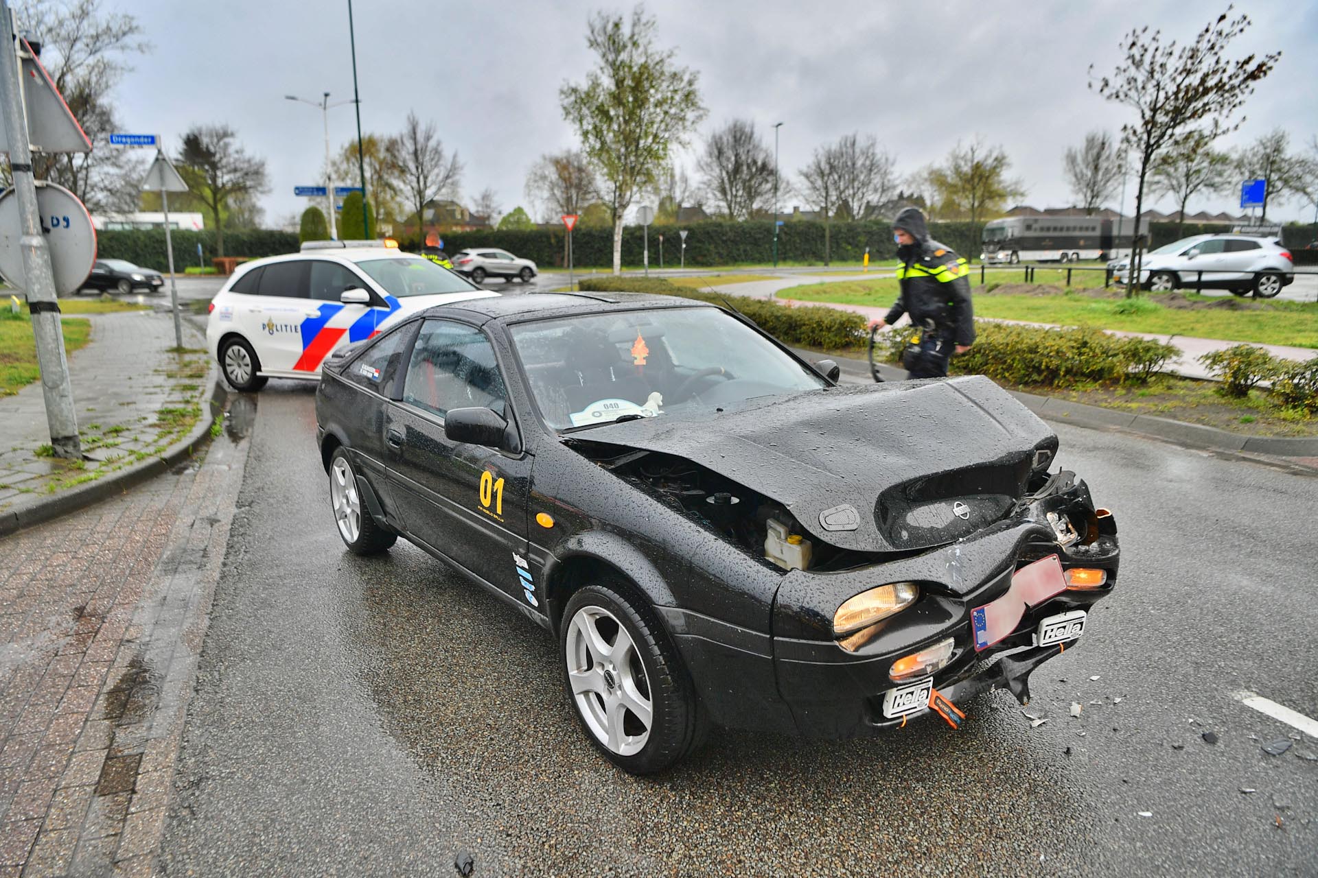 Gewonde bij botsing tussen auto en busje