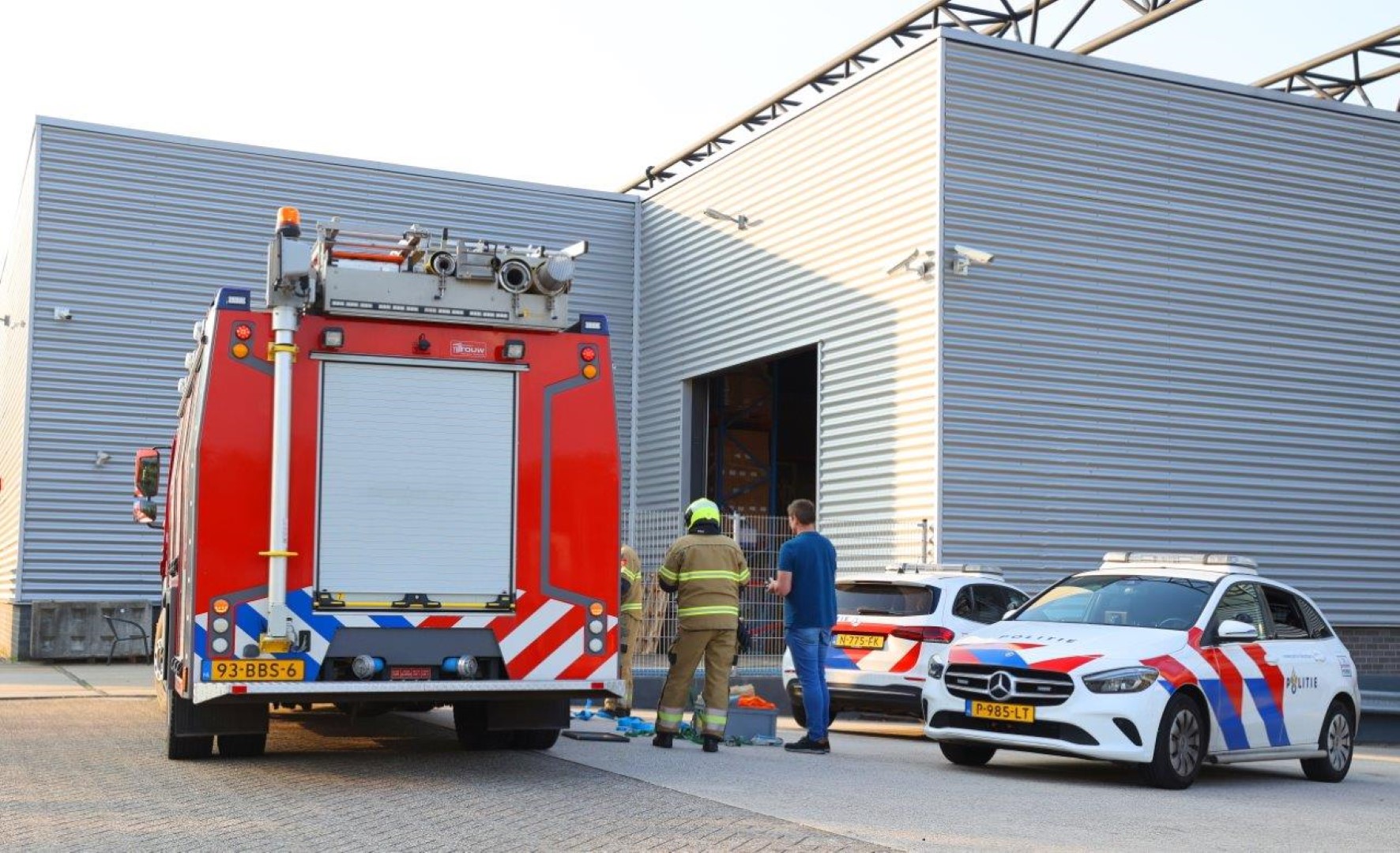 Overleden man zat bekneld onder pallets van honderden kilo’s