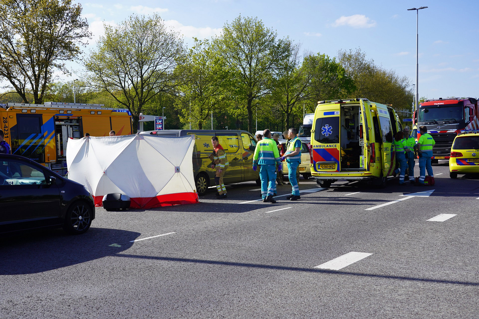 FOTO UPDATE: Motorrijder (52) overleden bij ongeval