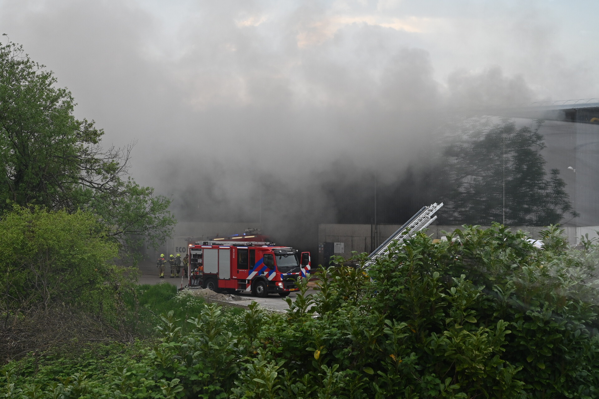 Brand in loods bij afvalverwerker Ecopark