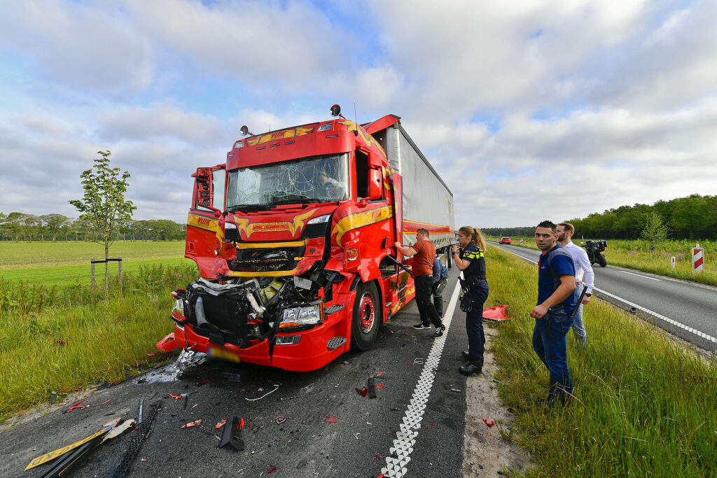 Ernstig Ongeluk Met Twee Vrachtwagens Op N69 - 112Brabant