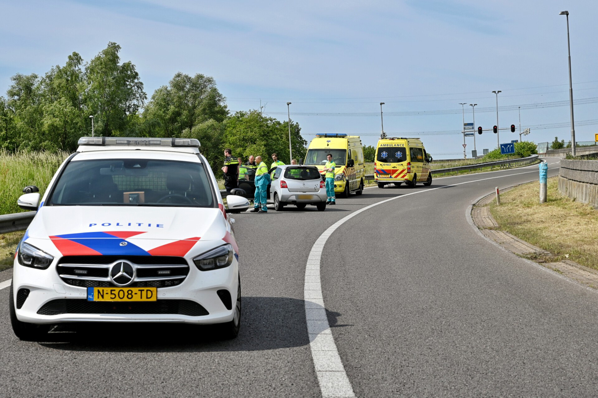 Motorrijder (84) komt op snelweg A65 ten val en overlijdt