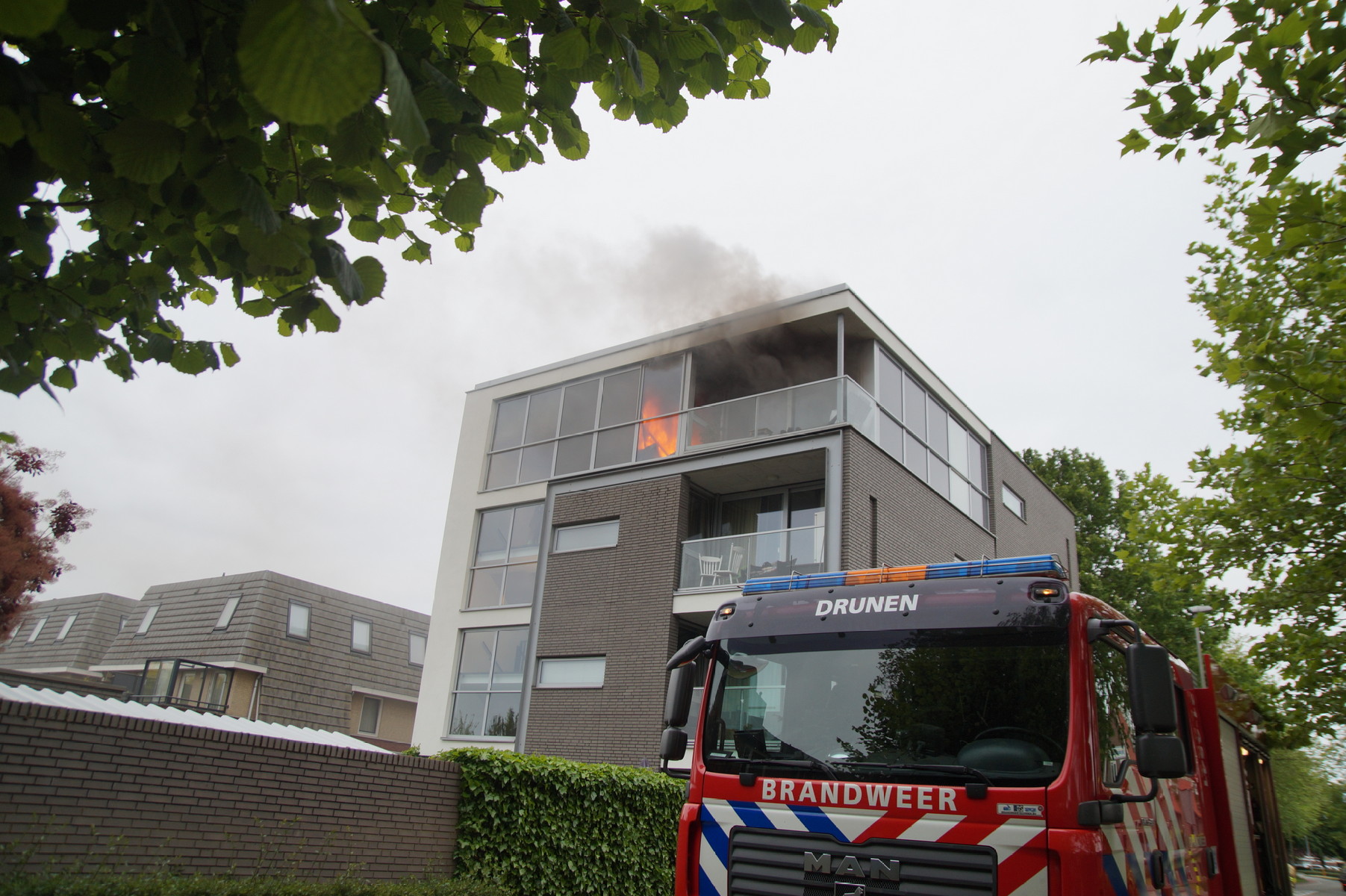 Woonzorgcomplex ontruimd na brand