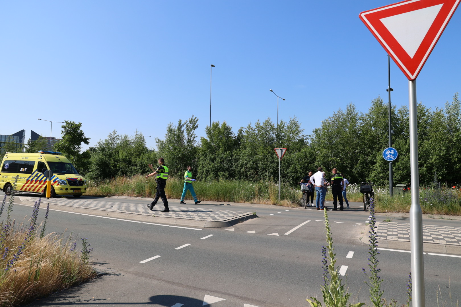 Fietsend meisje aangereden door automobilist