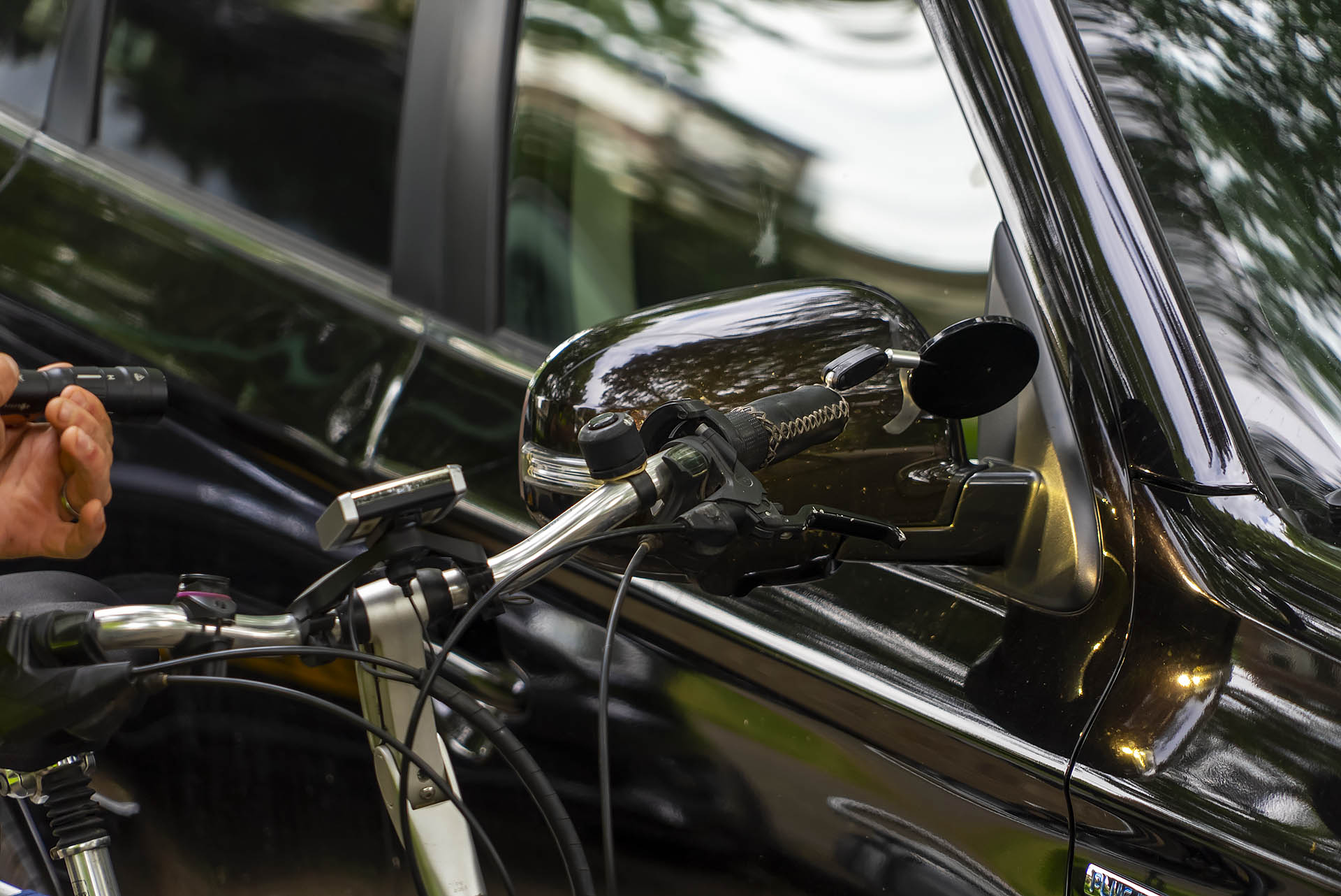 Fietser raakt ernstig gewond bij botsing met auto