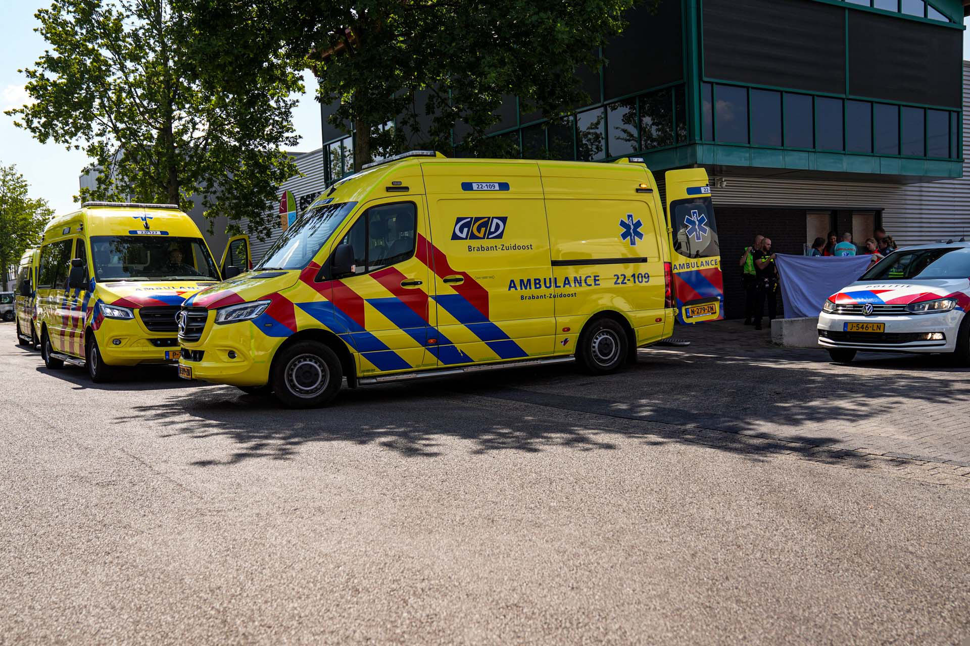 Twee personen zwaargewond bij steekpartij bij bedrijf in slachtafval