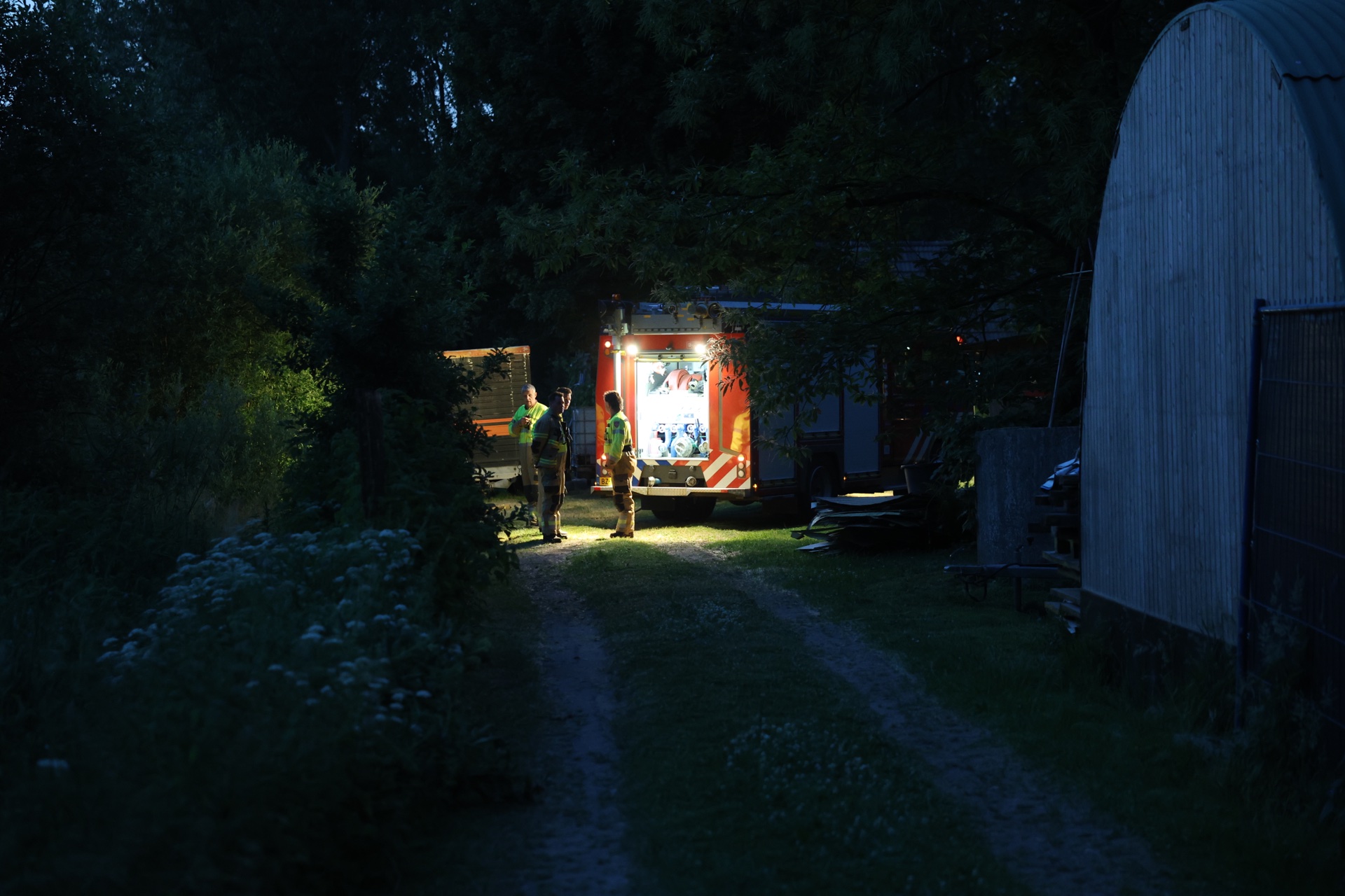 Brandweer rukt uit voor kleine brand in de bossen