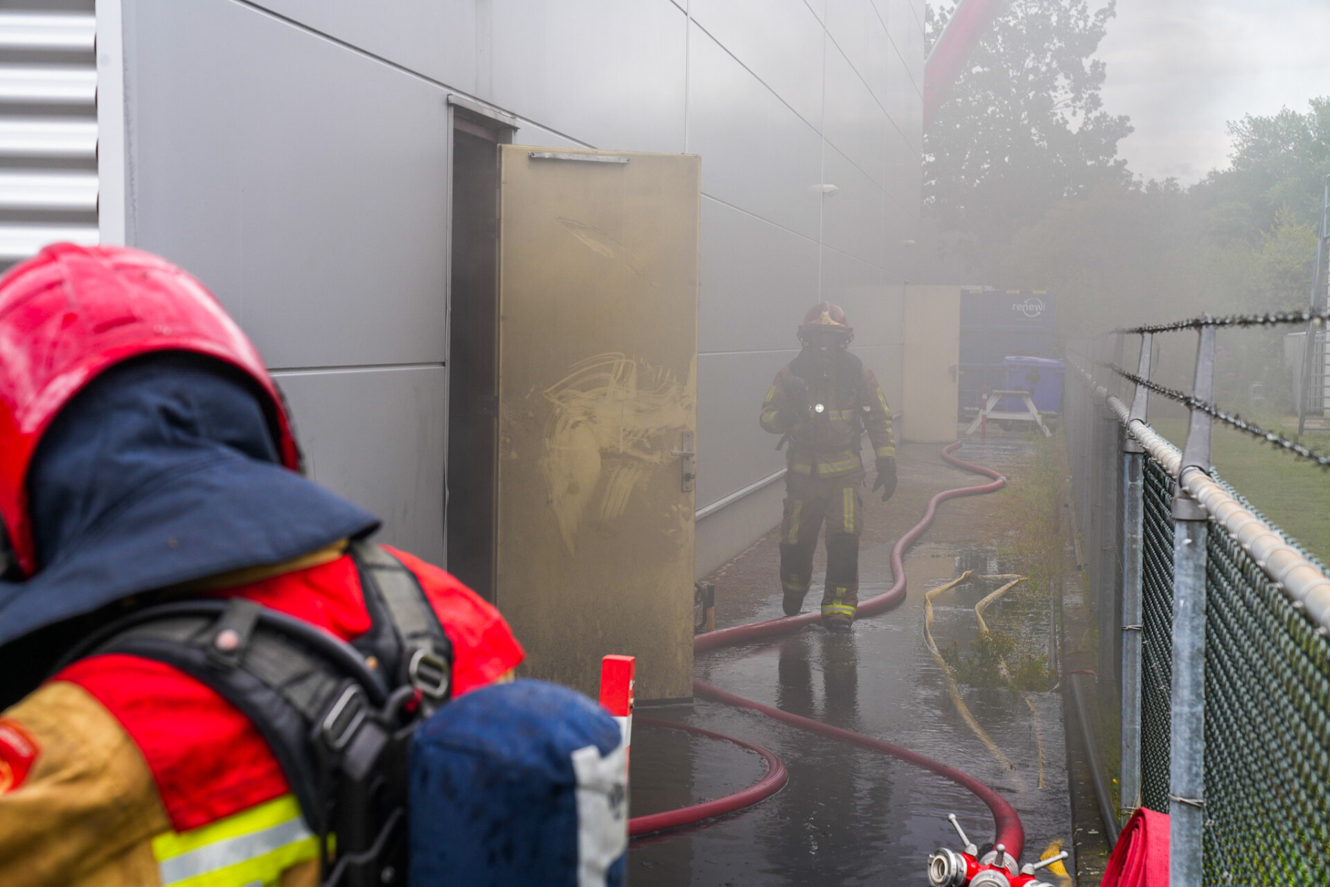 Korte felle brand in bedrijf zorgt voor rookontwikkeling