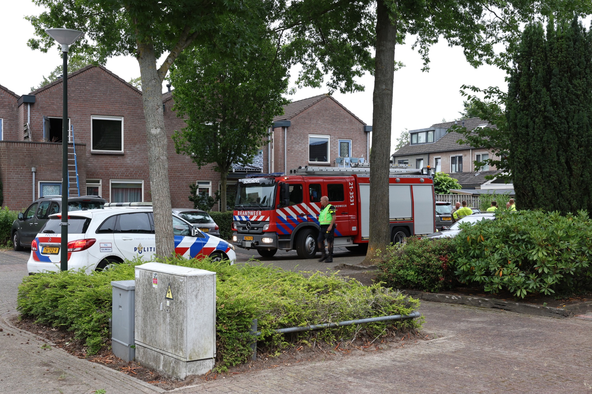 Dode aangetroffen in woning, politie doet onderzoek