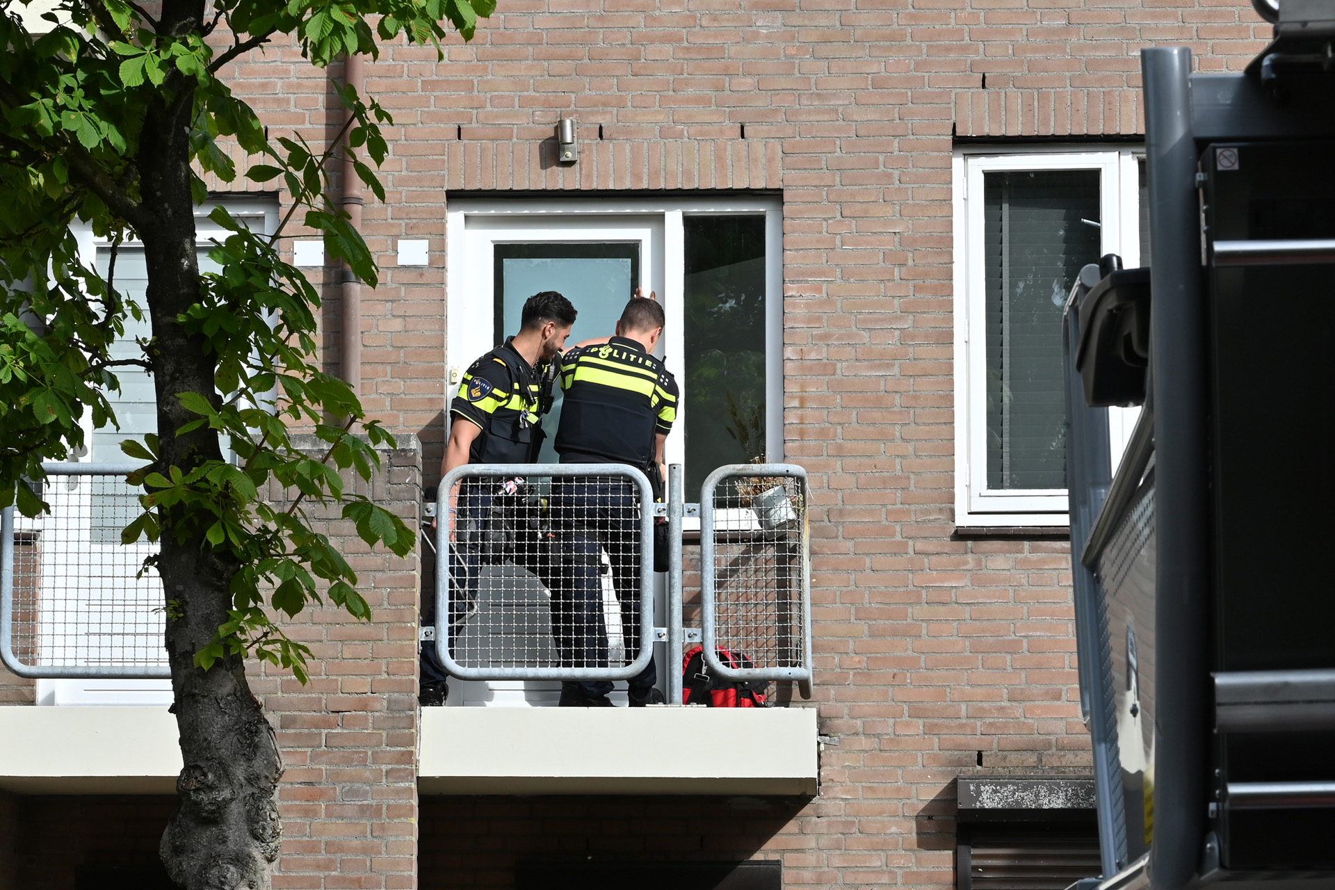 Woningen ontruimd na brand op balkon