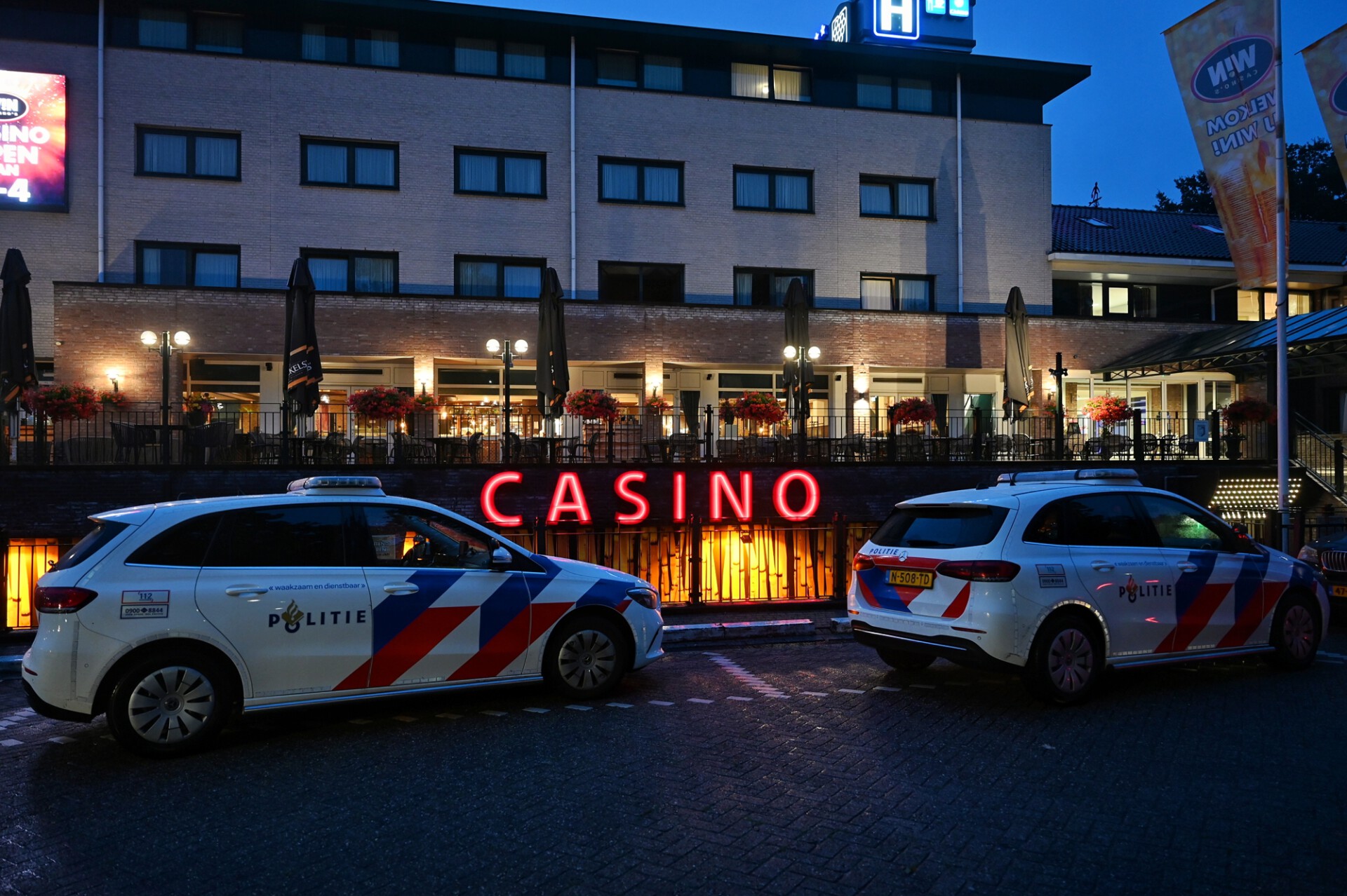 Vier mannen bedreigen personeel met vuurwapen bij overval op casino
