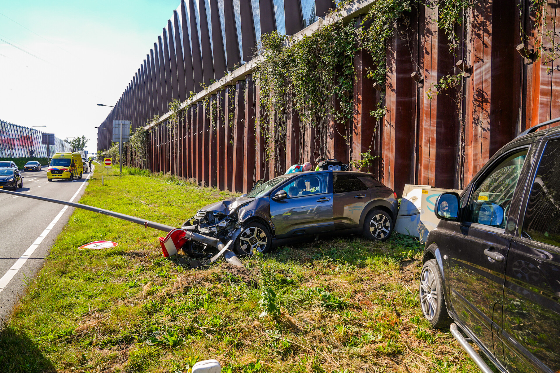 Veel schade na botsing op N2