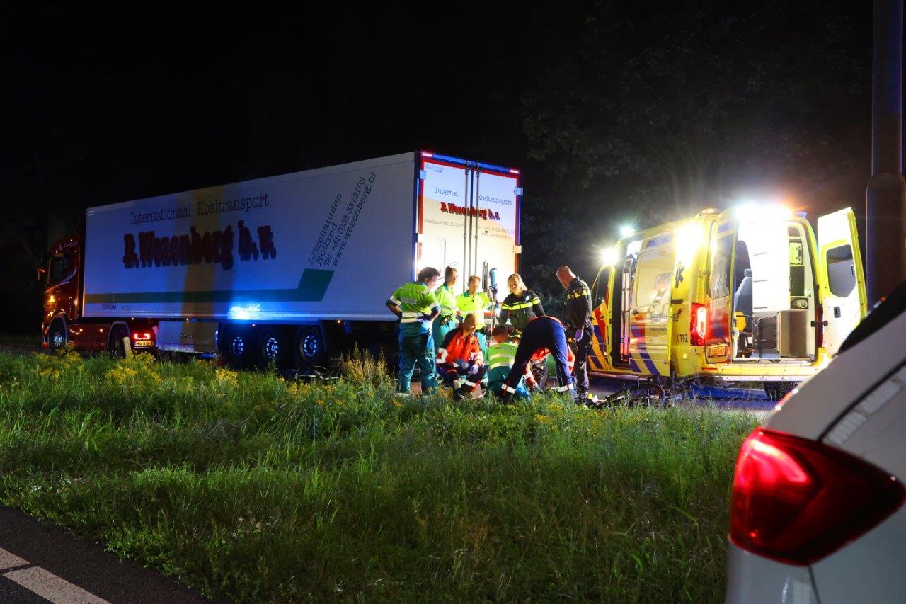 Dodelijk ongeval fietsster na aanrijding met vrachtwagen