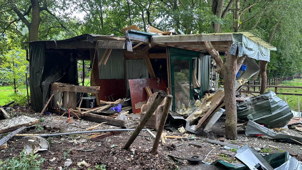 FOTO’S: Vader raakt gewond bij explosie in Brabantse Rosmalen