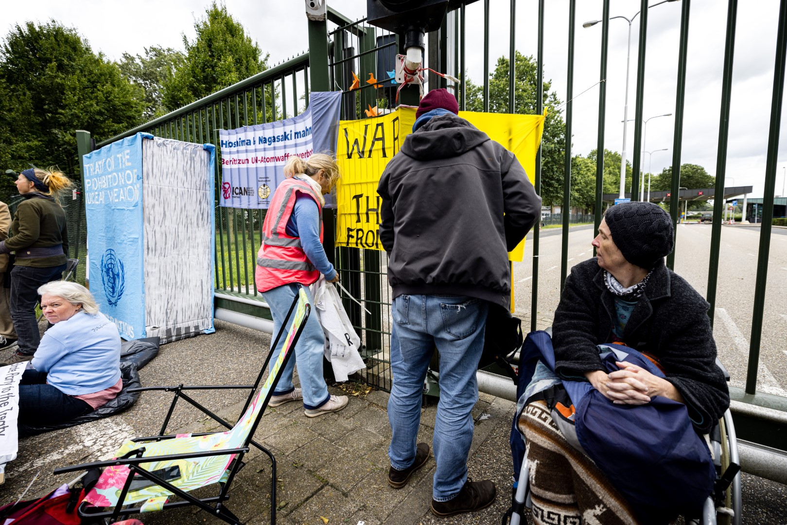 Vijftien demonstranten opgepakt bij Vliegbasis Volkel