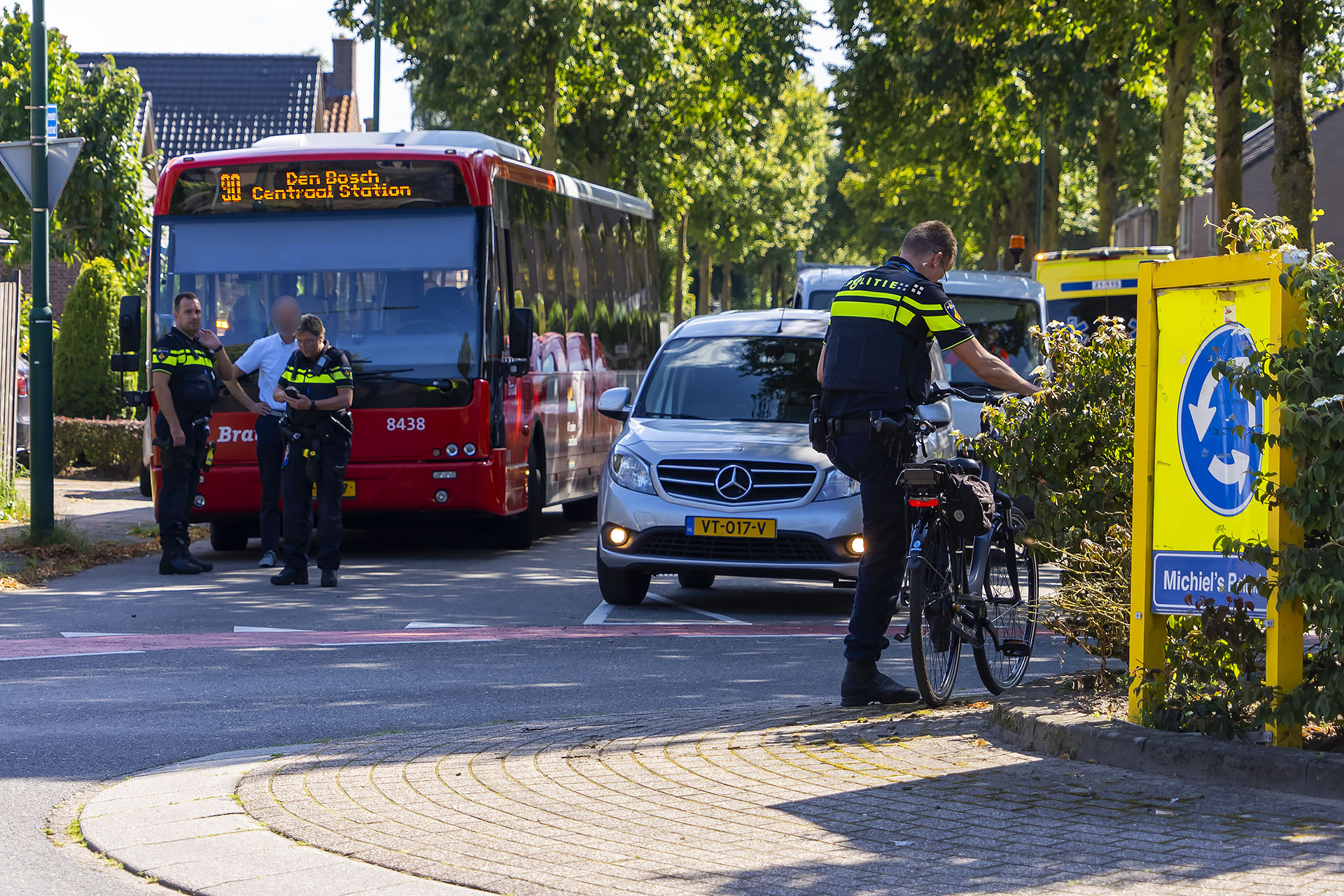 Fietser aangereden door streekbus