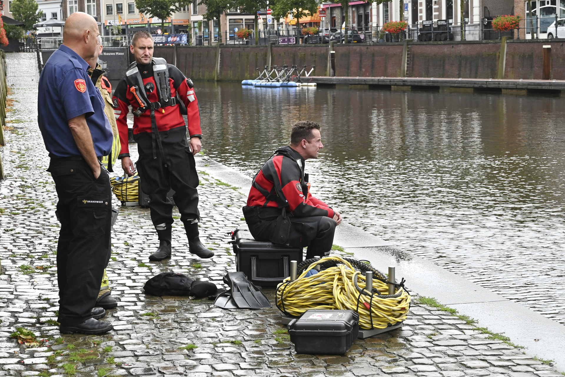 Zoekactie in water na melding van aanvaring met plezierjacht