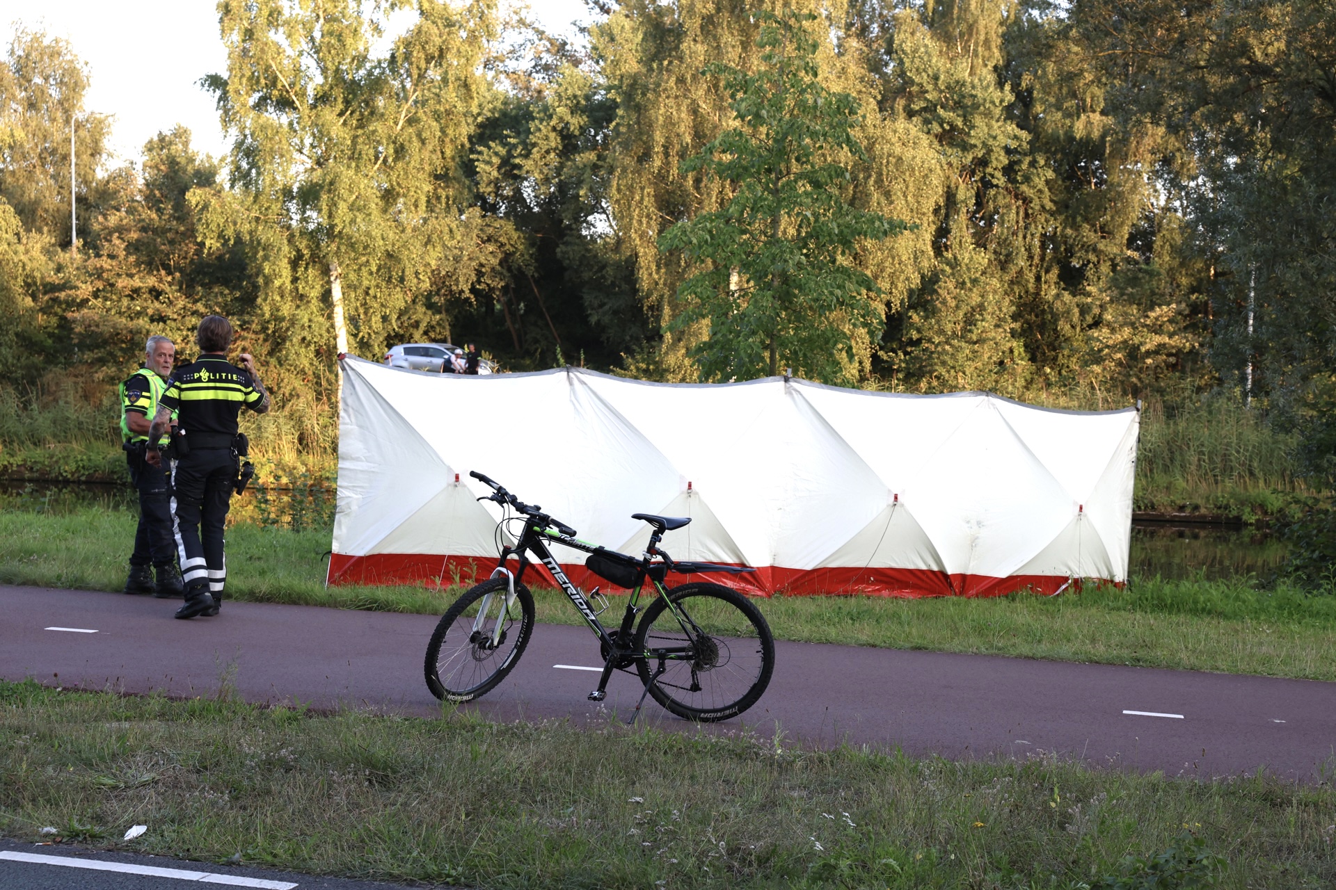 UPDATE: Politie start onderzoek naar mogelijk misdrijf na vondst lichaam in Wilhelminakanaal
