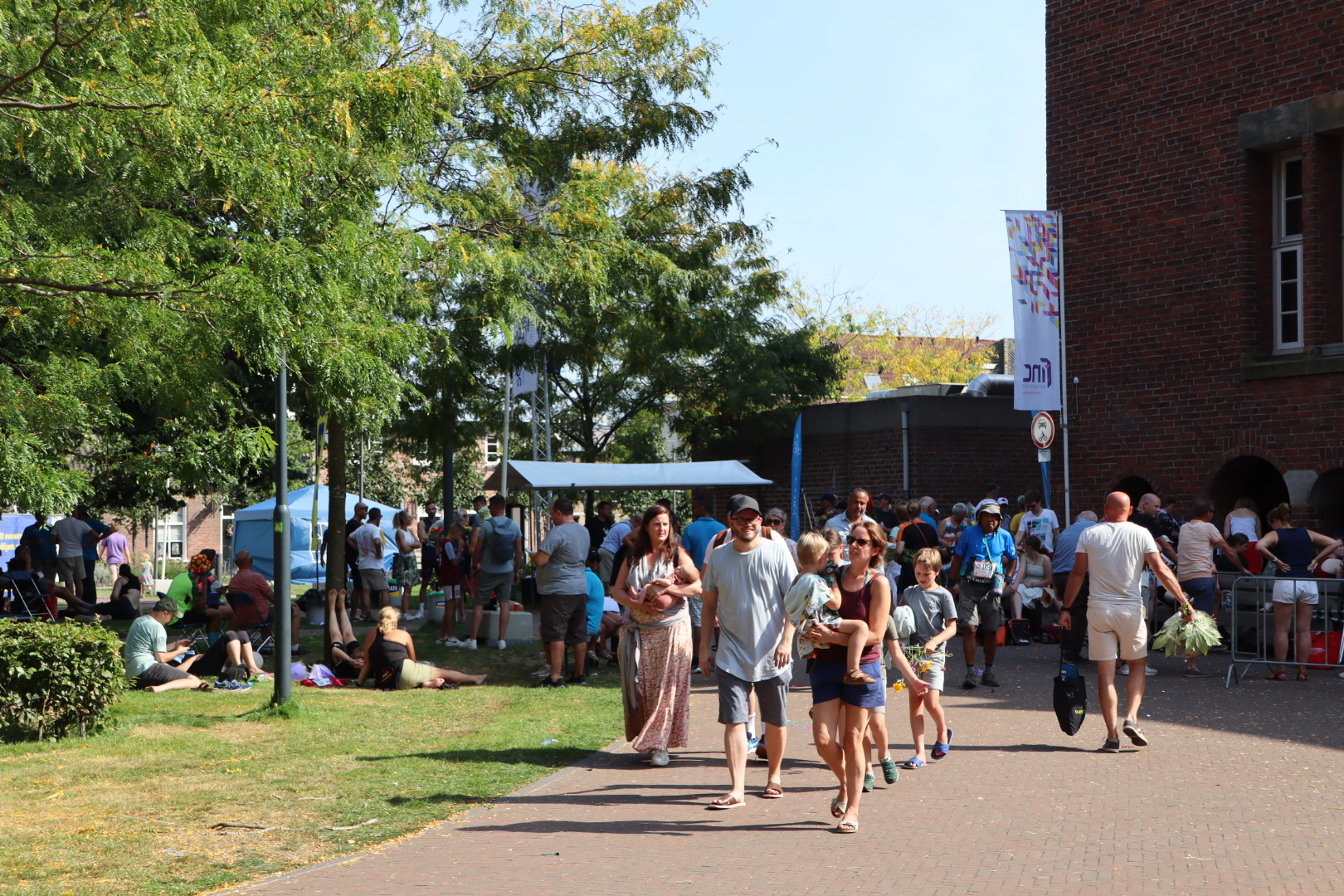 Deelnemers van wandelevenement massaal bevangen door de hitte