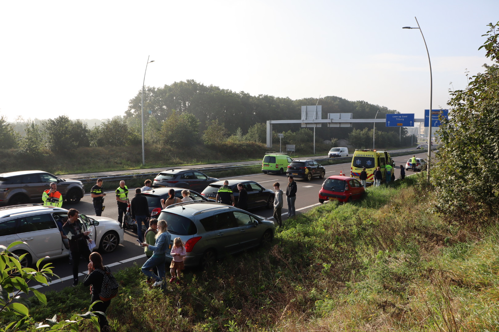 Kettingbotsing tussen 5 auto’s met gezinnen onderweg naar de Efteling
