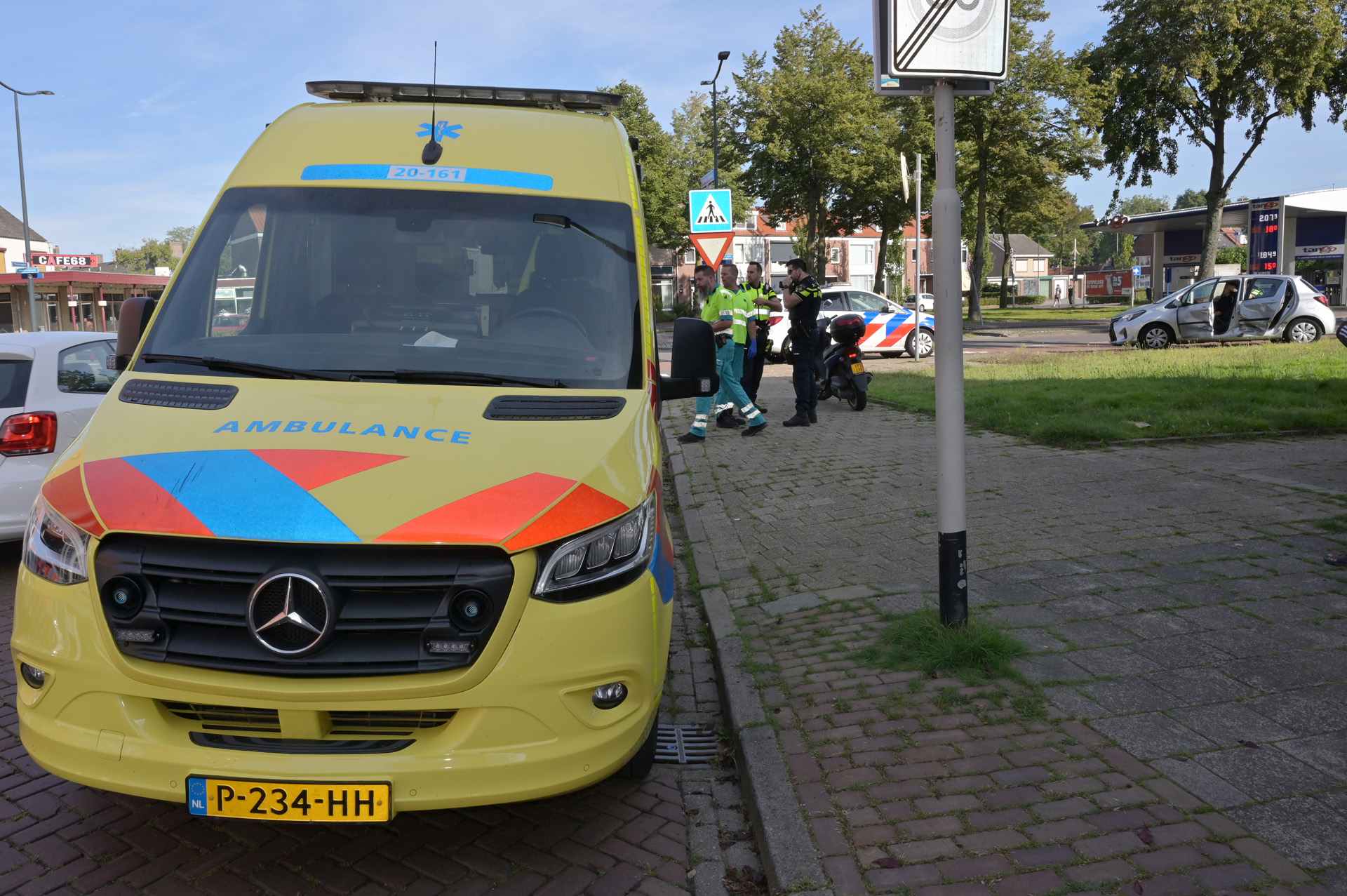 Automobiliste gewond na botsing op kruising