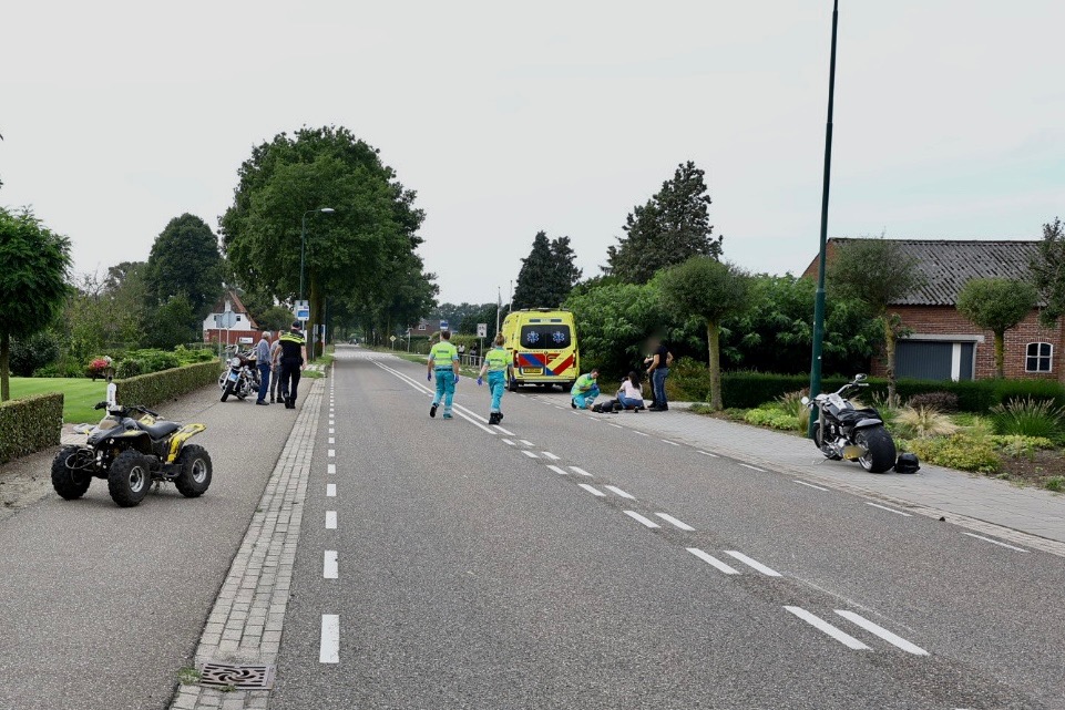 Jongen (13) rijdt met quad ineens de weg op en brengt motorrijder ten val