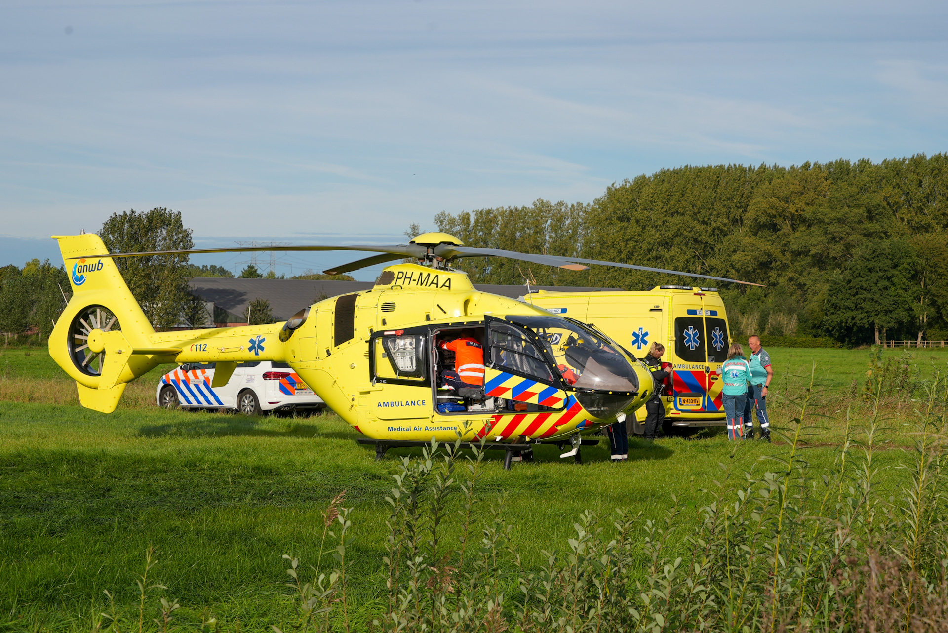 Jongen (13) met traumahelikopter naar ziekenhuis na aanrijding