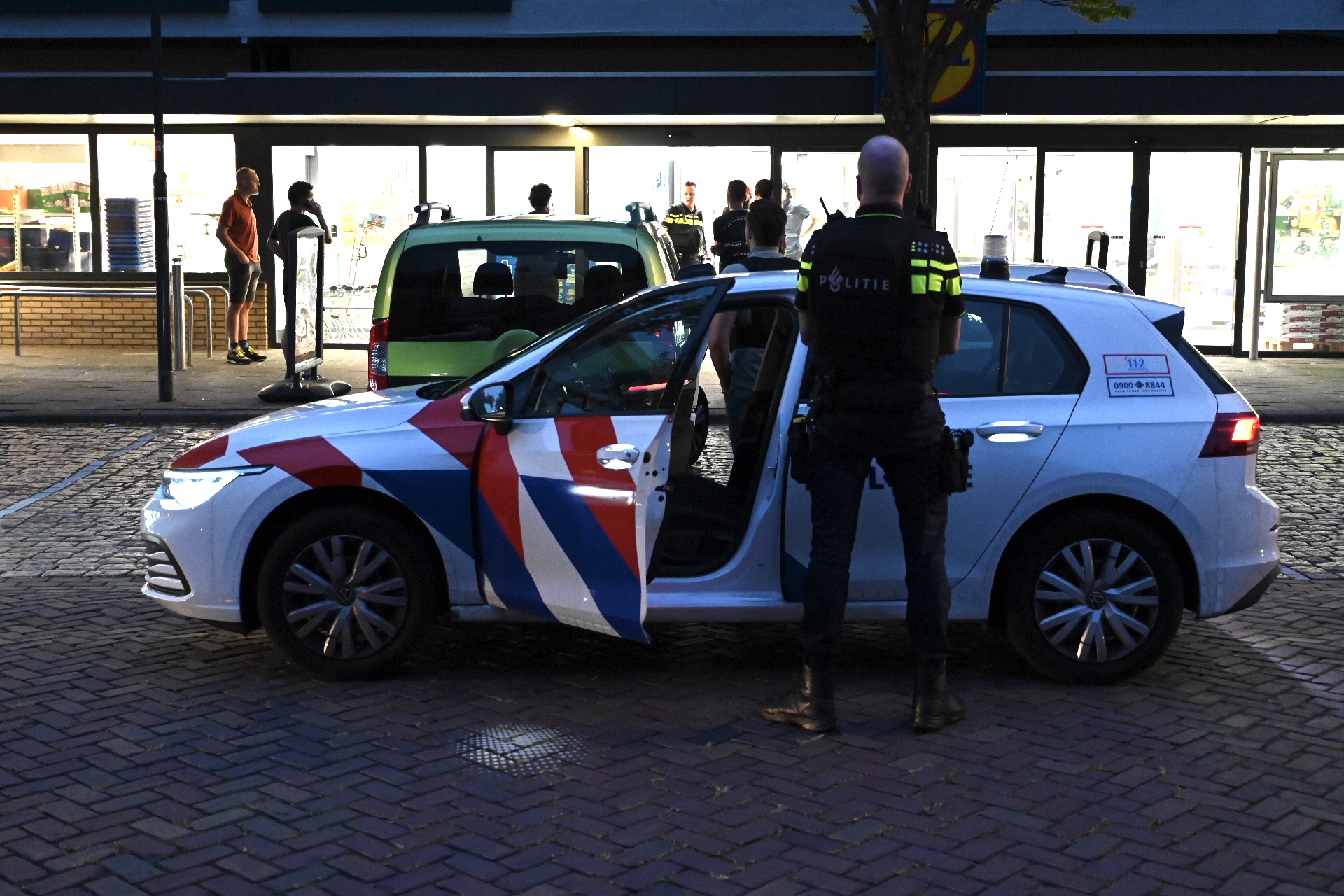 Gewapende overval op supermarkt, daders op scooter gevlucht