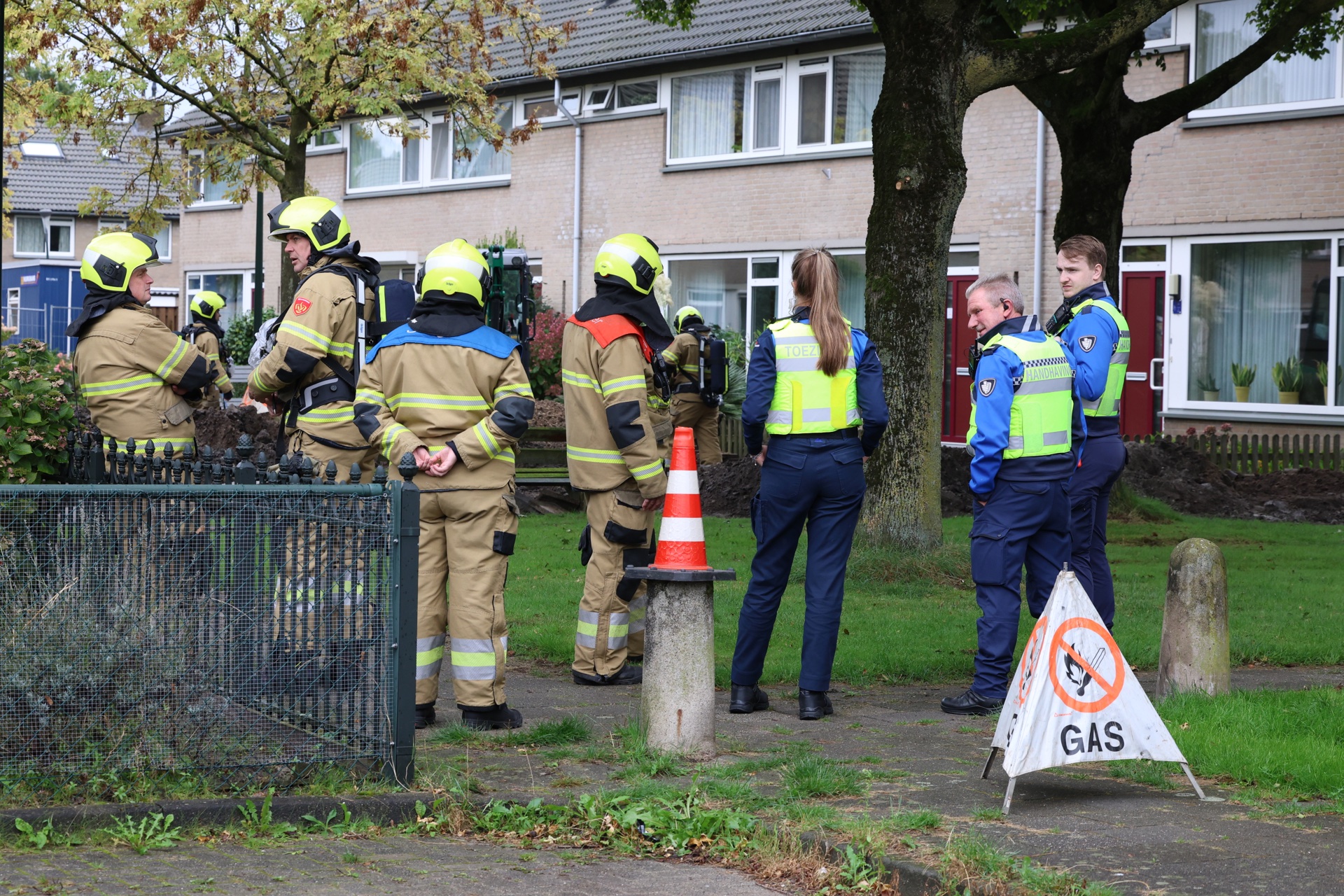 Gaslekkage na graafmachineongeluk bij glasvezelnetwerkaanleg