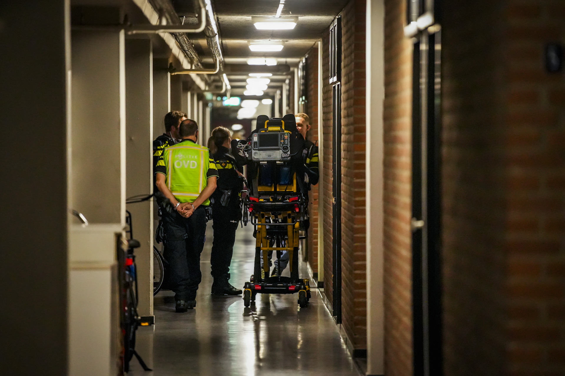 Man schiet per ongeluk op zichzelf in flat