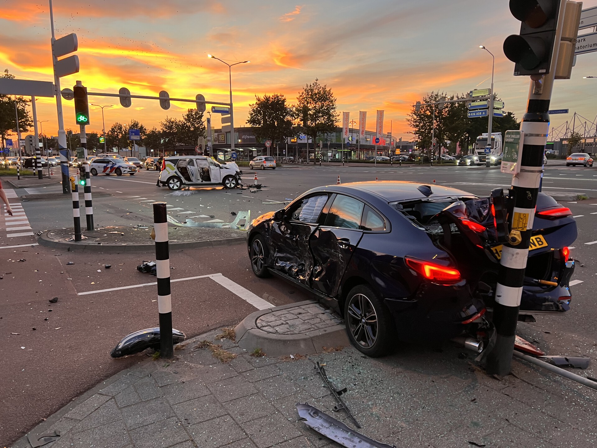 Veel schade na ongeval, maar niemand gewond