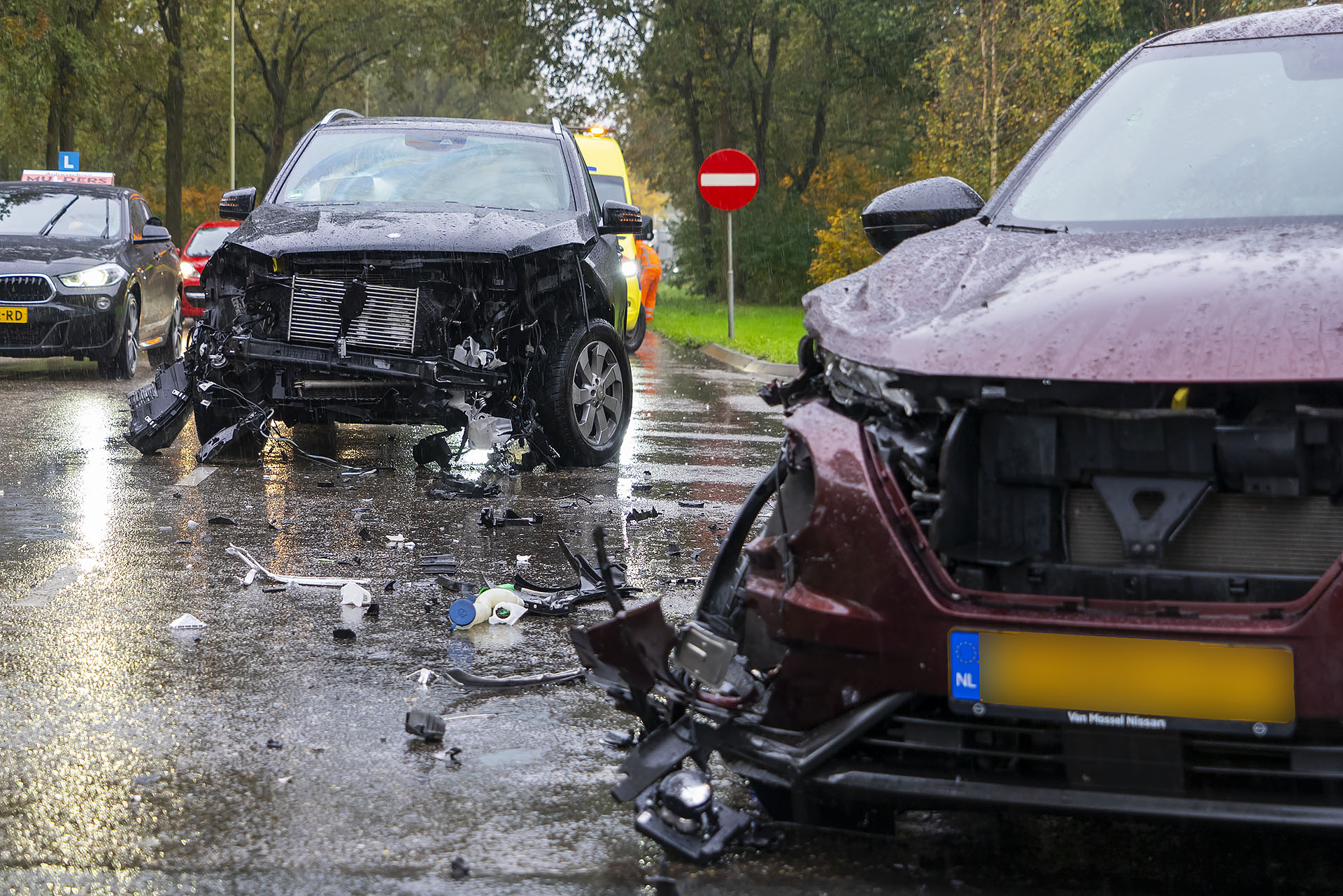 Automobiliste raakt gewond bij botsing in Oss