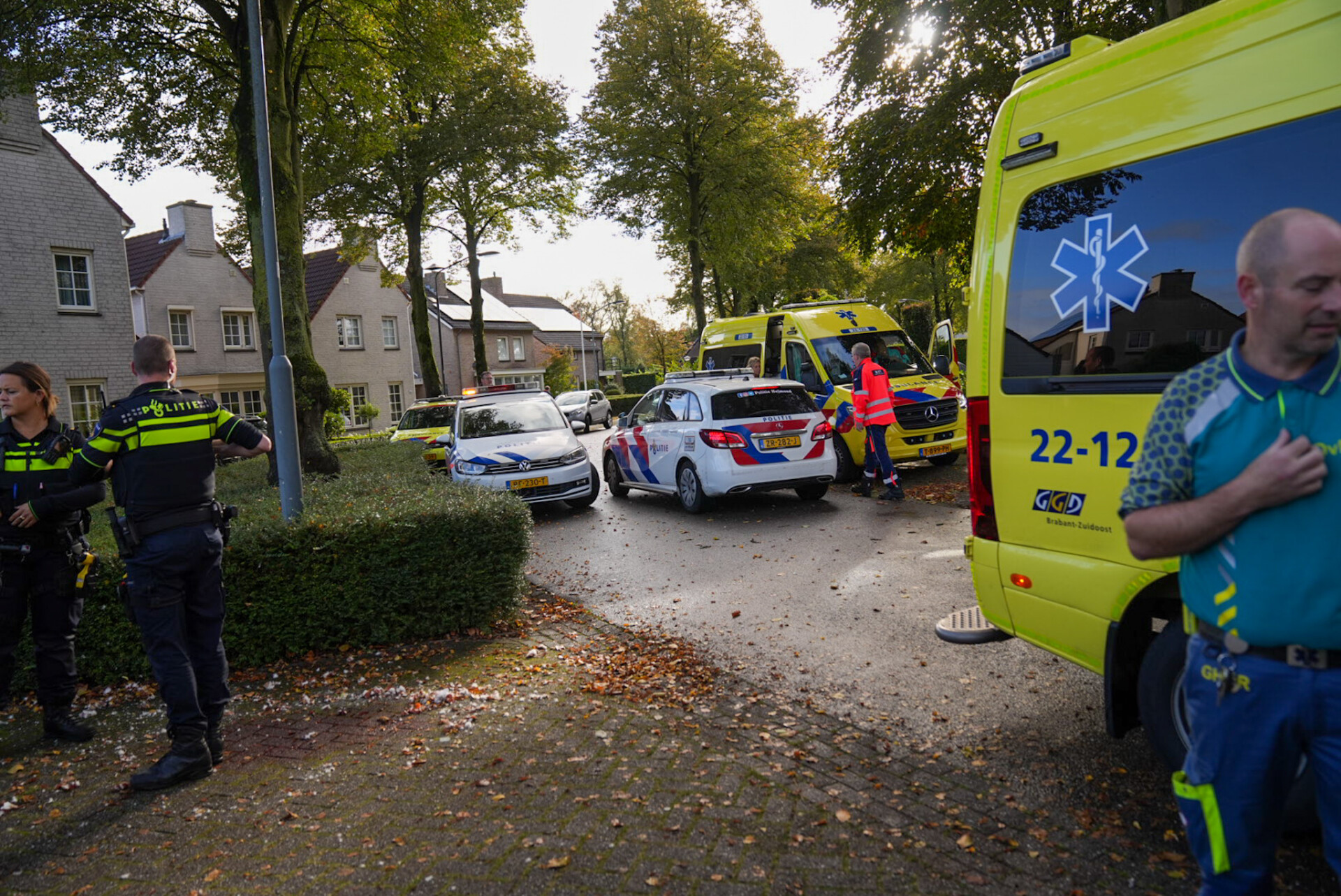 Hoogbejaarde man valt van fiets en raakt zwaargewond