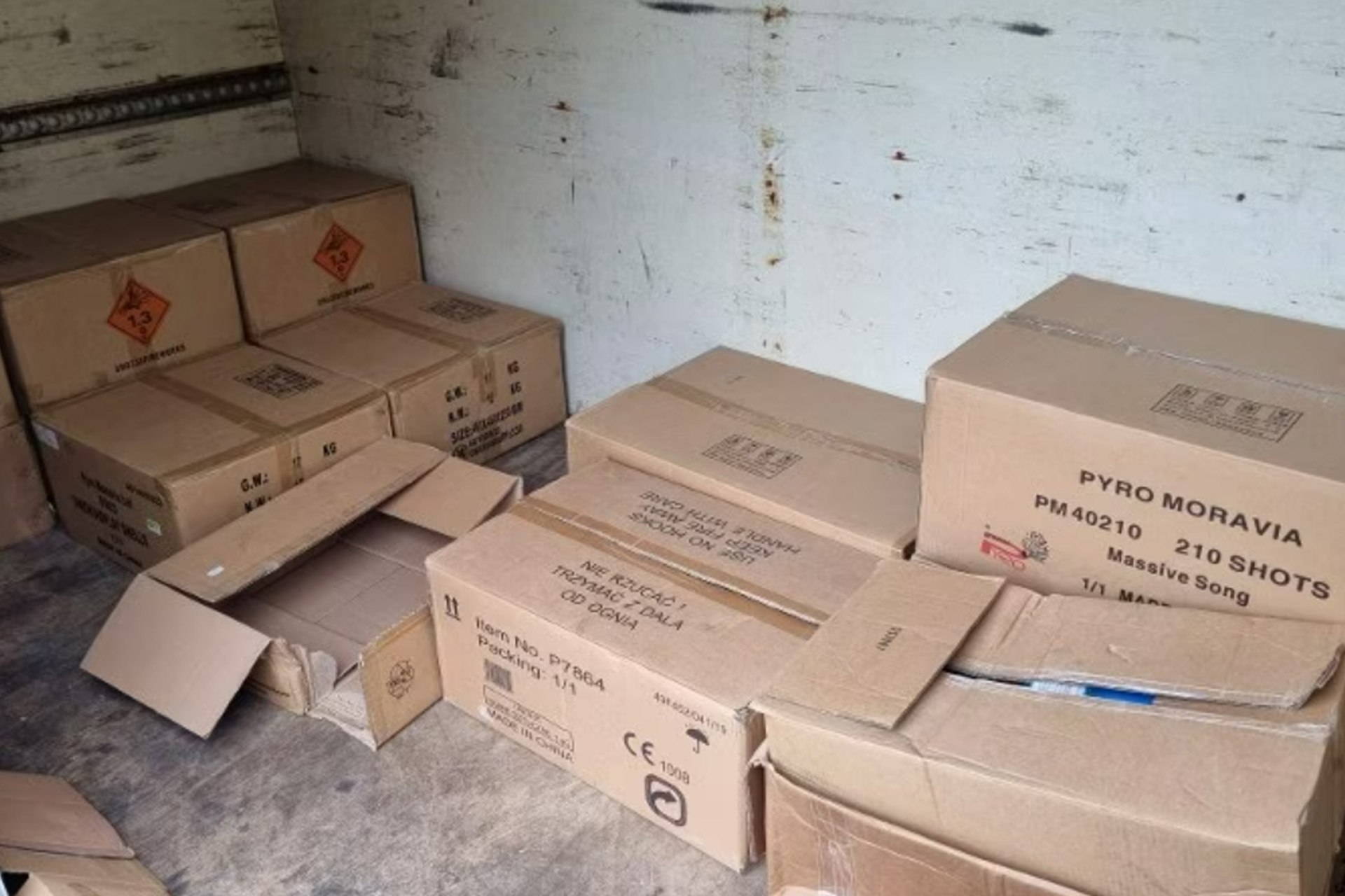 400 kilo professioneel vuurwerk gevonden na anonieme tip