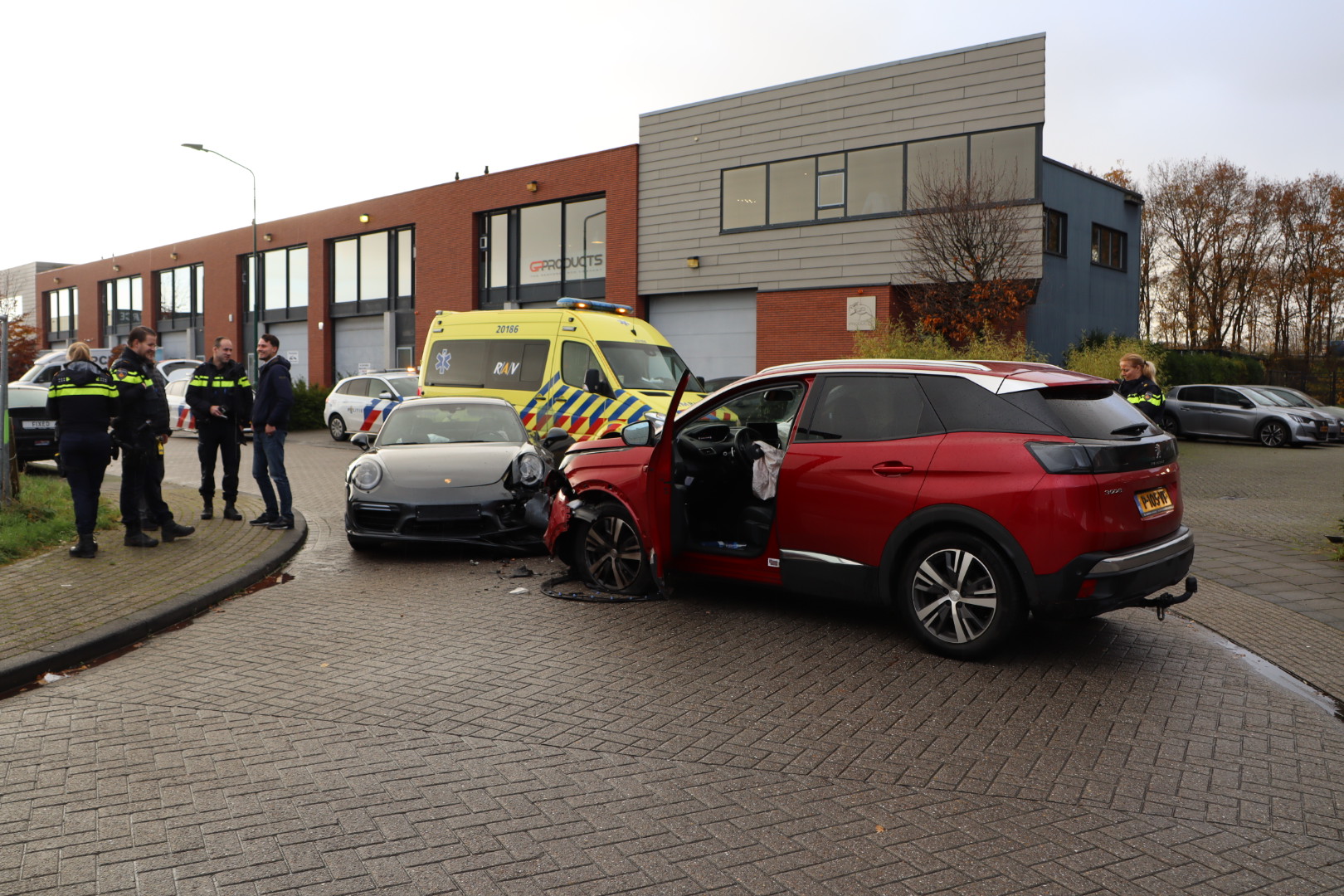 Auto’s zwaar beschadigd na ongeval