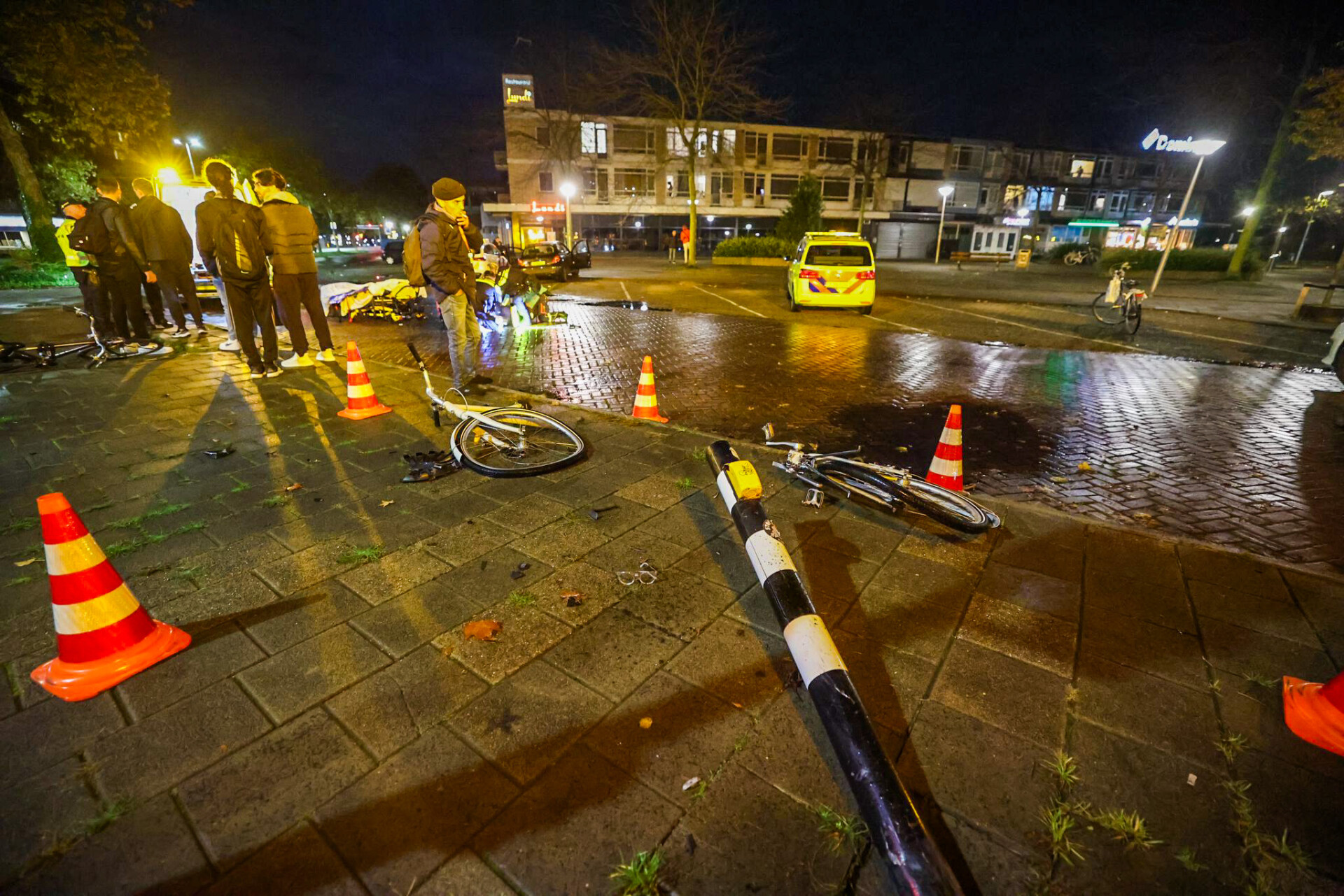 Fietser Zwaargewond Na Aanrijding, Fiets Breekt In Stukken - 112Brabant