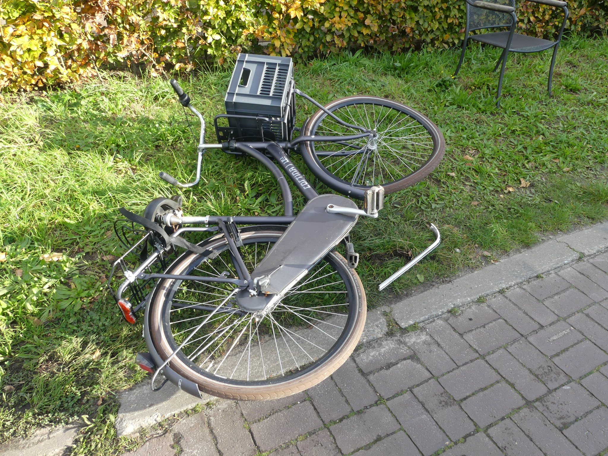 Fietser geschept door auto