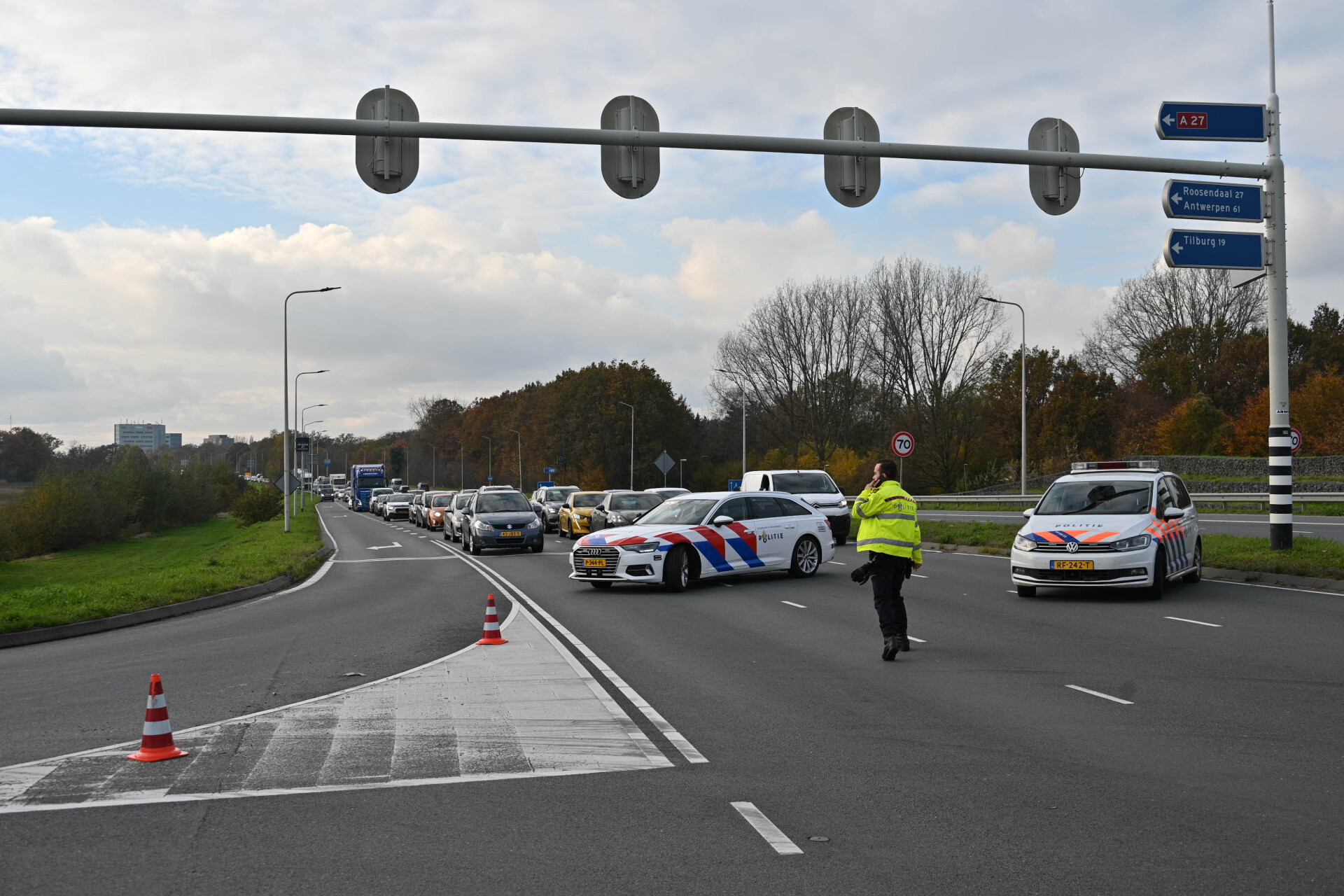 Lange File Na Botsing Tussen Auto En Busje Brabant