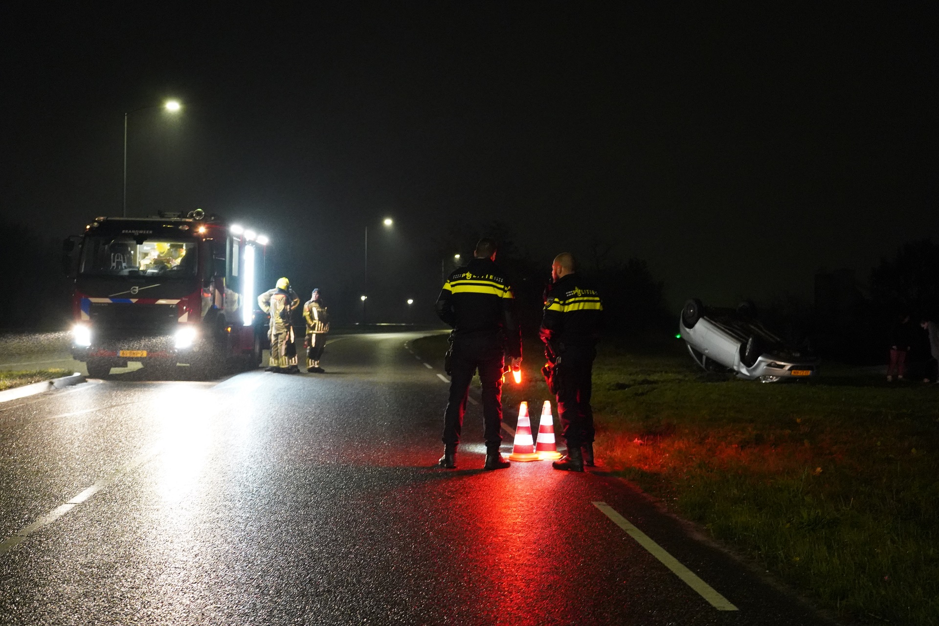 Auto Met Drie Inzittenden Vliegt Over De Kop - 112Brabant