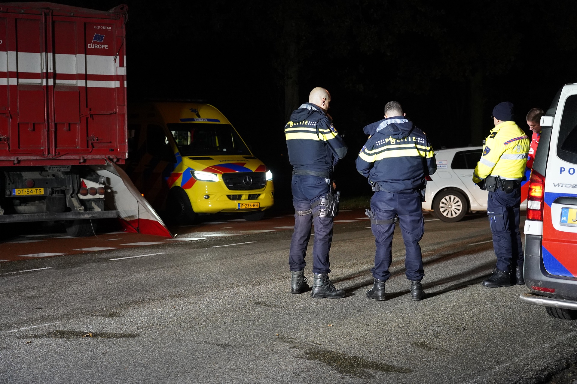 UPDATE: Scooterrijder overleden na botsing met vrachtwagen