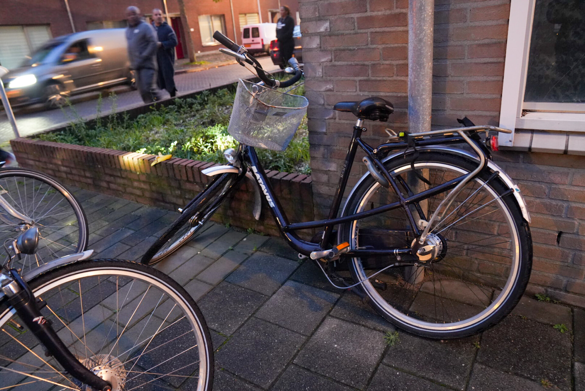 Jongen op fiets gewond na aanrijding