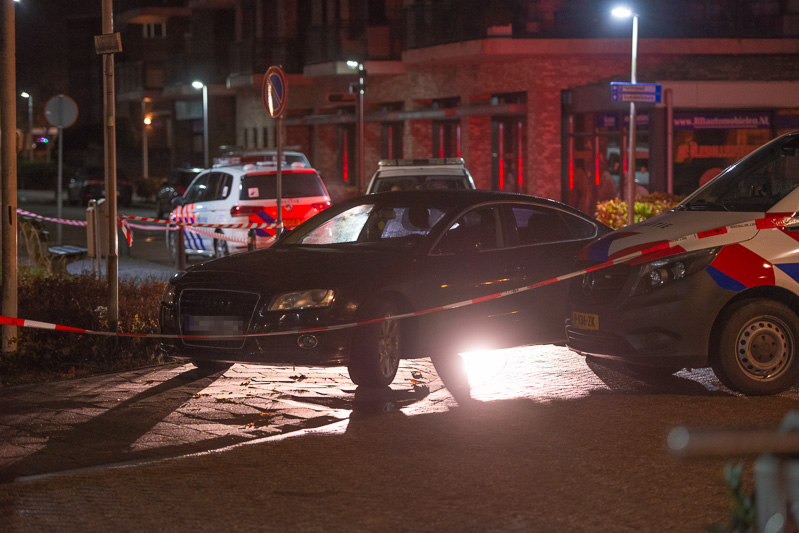 Man zwaargewond na steekpartij, politie zoekt verdachte