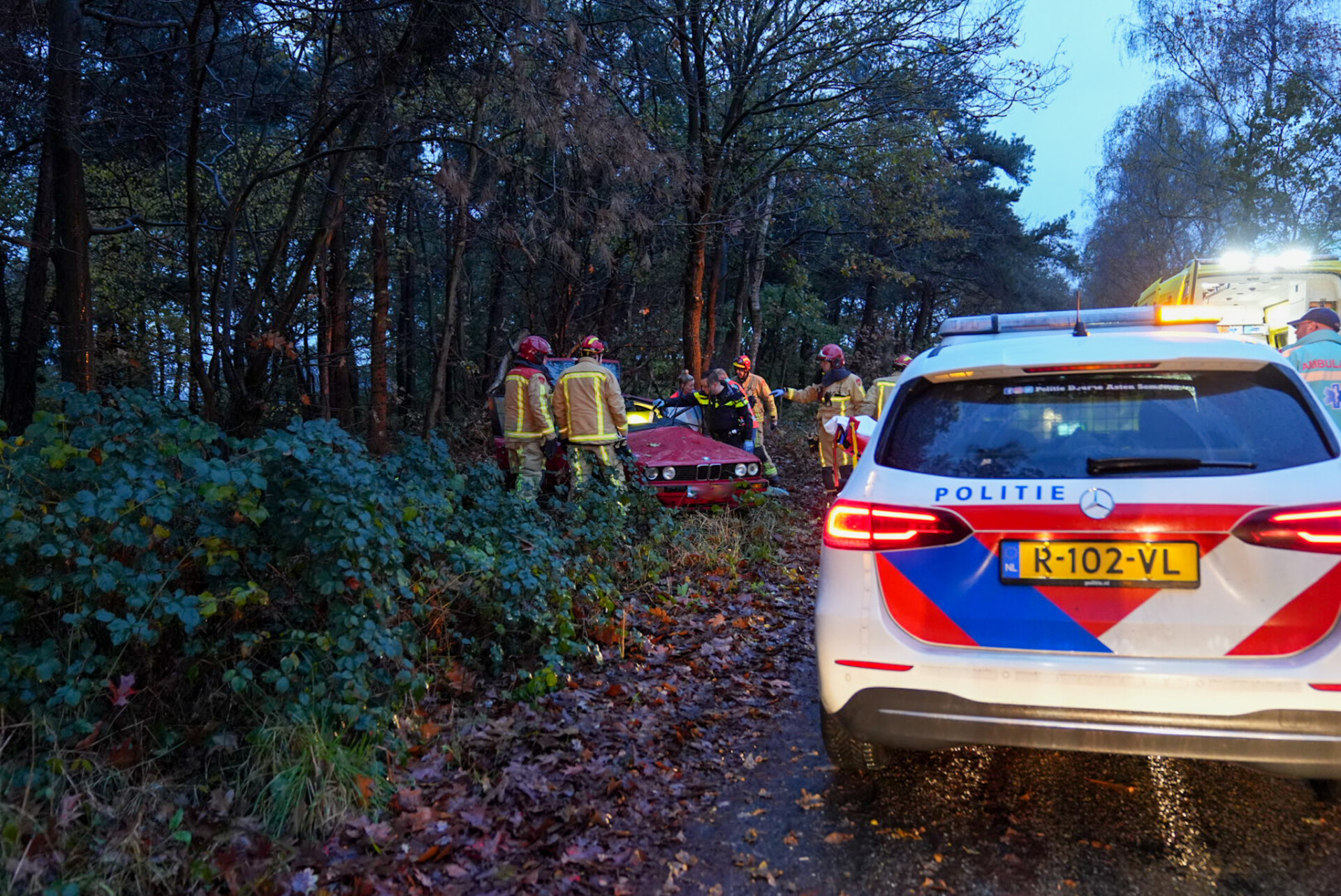 Twee Gewonden Nadat Auto Tegen Boom Botst - 112Brabant