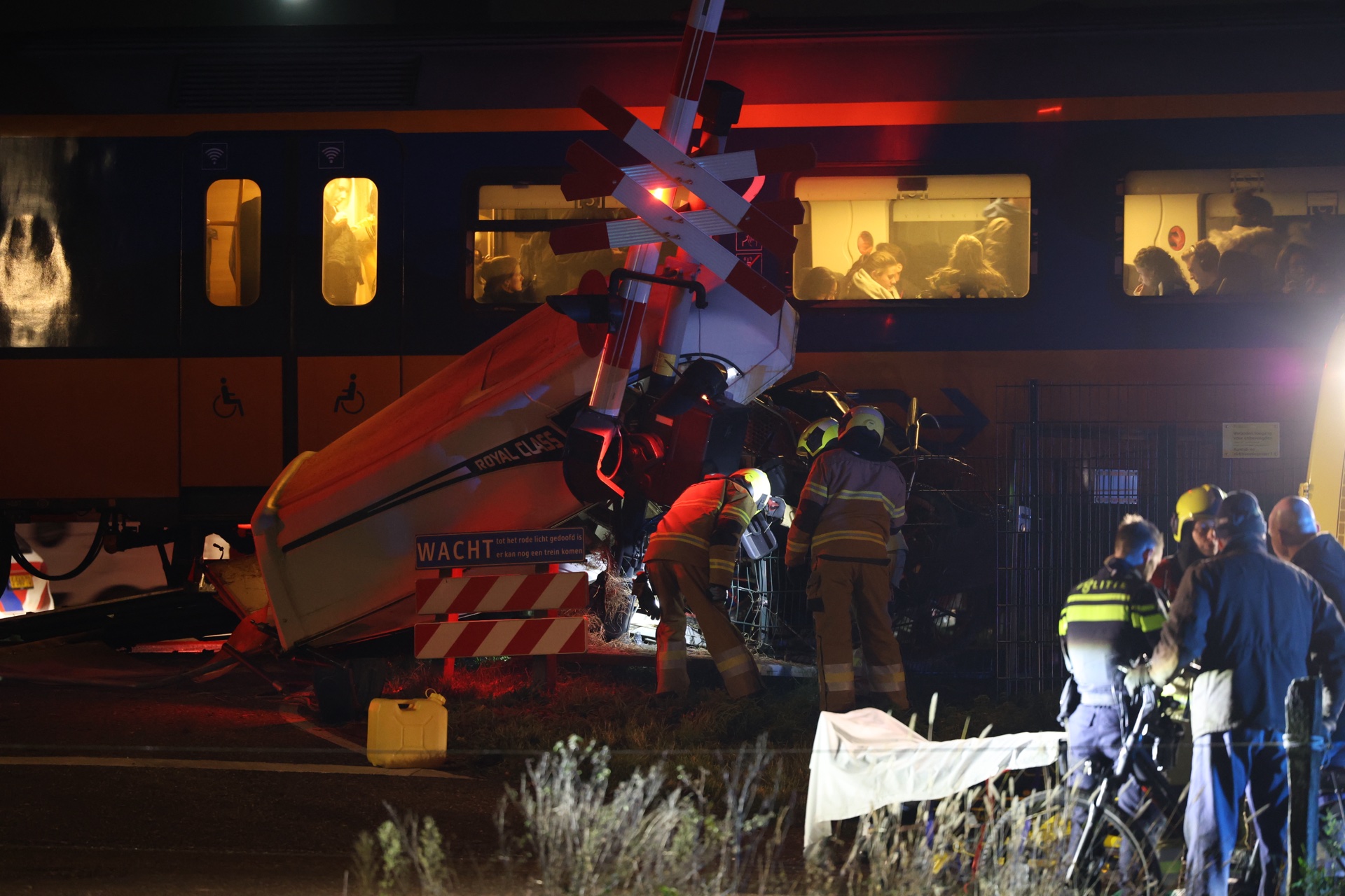 Paard Dood En Automobilist Zwaargewond Na Botsing Met Trein - 112Brabant