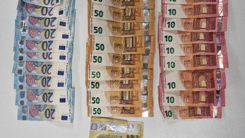 Drugsdealer met harddrugs en pak geld aangehouden