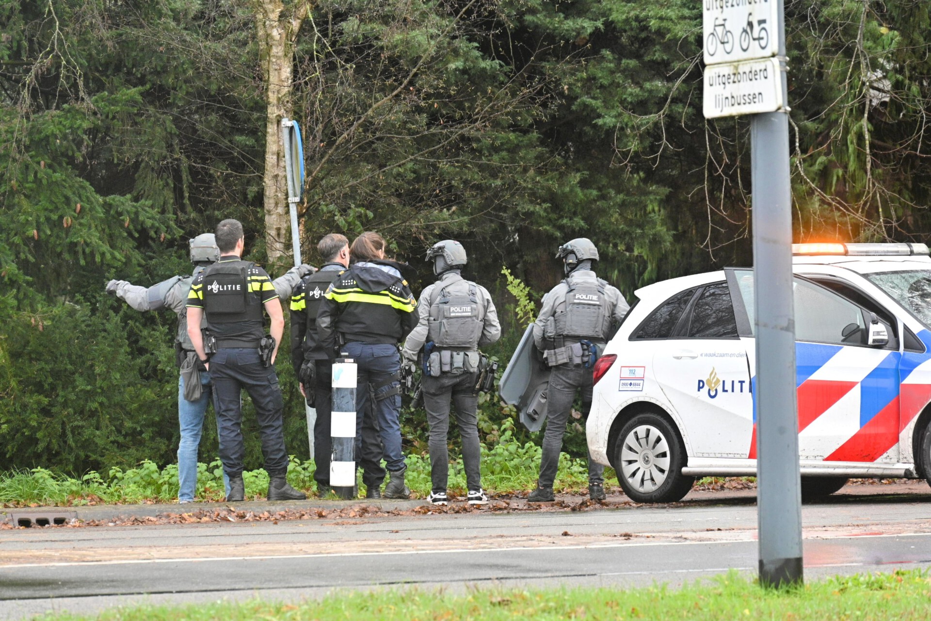 Update: Jongeman beschiet mannen in auto voor sportschool